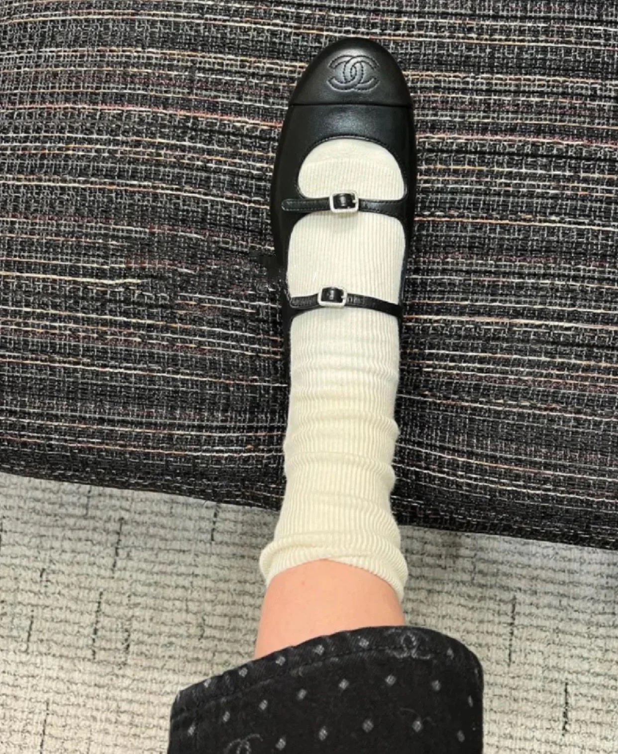 Новинка сезона весна/лето 2023 от Chanel - туфли Мэри Джейн с двойной пряжкой - черные.