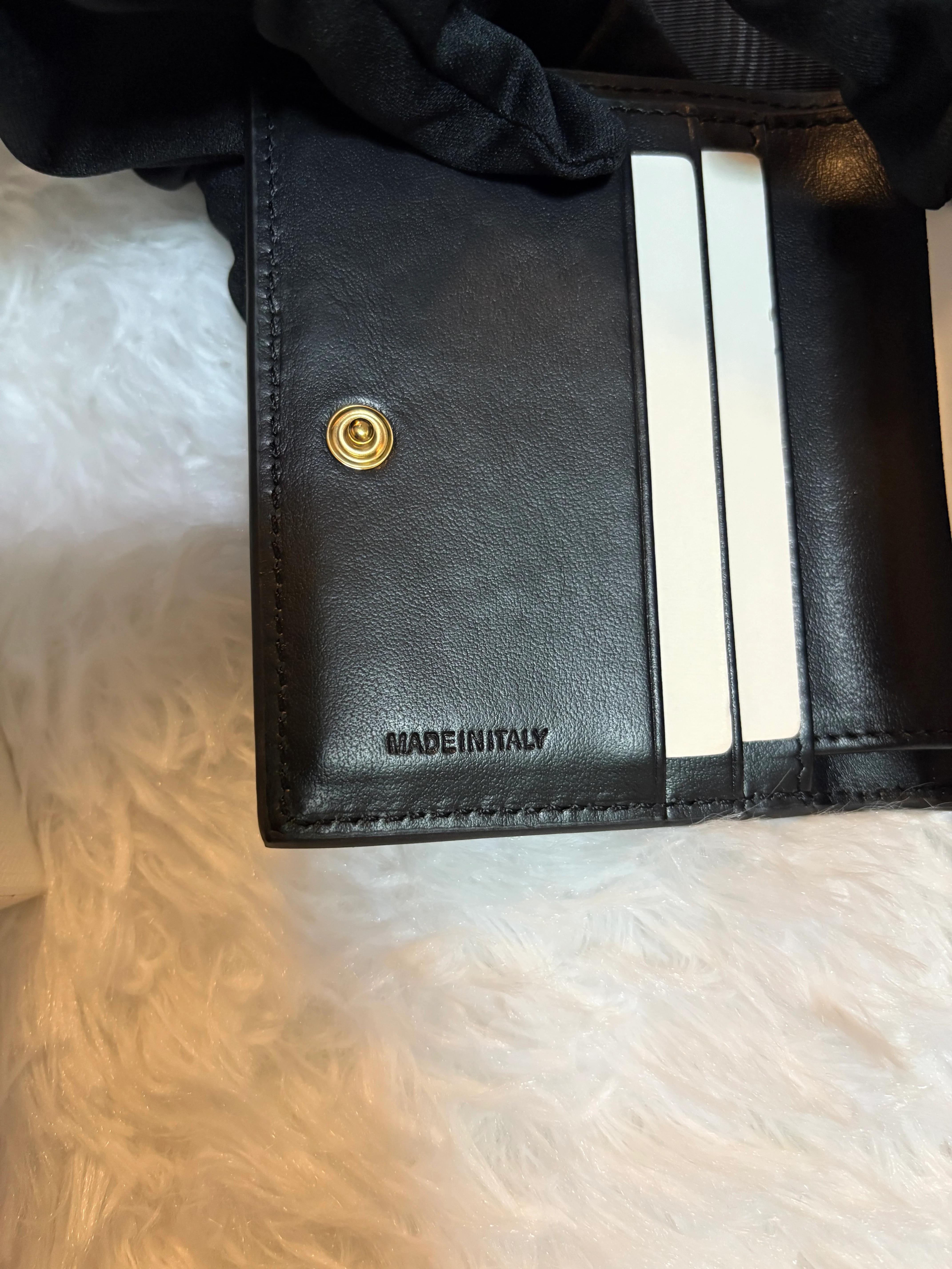 Celine-TRIOMPHE 坠饰粒面牛皮革短款钱包