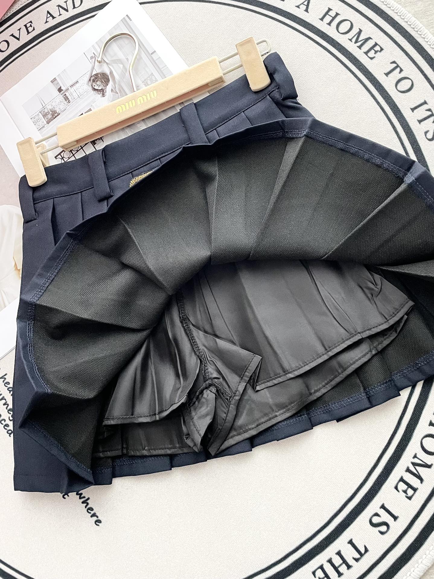 Miu Miu - 2404 - Мини-юбка А-силуэта с вышивкой золотой нитью