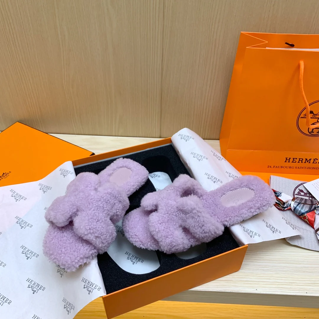 Новинка сезона осень/зима 2022 от Hermes - Меховые тапочки - Фиолетовые