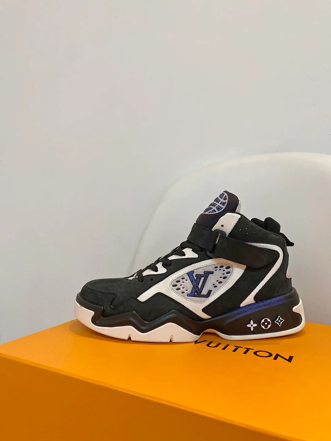 LV-trainer2-basketball shoes-black