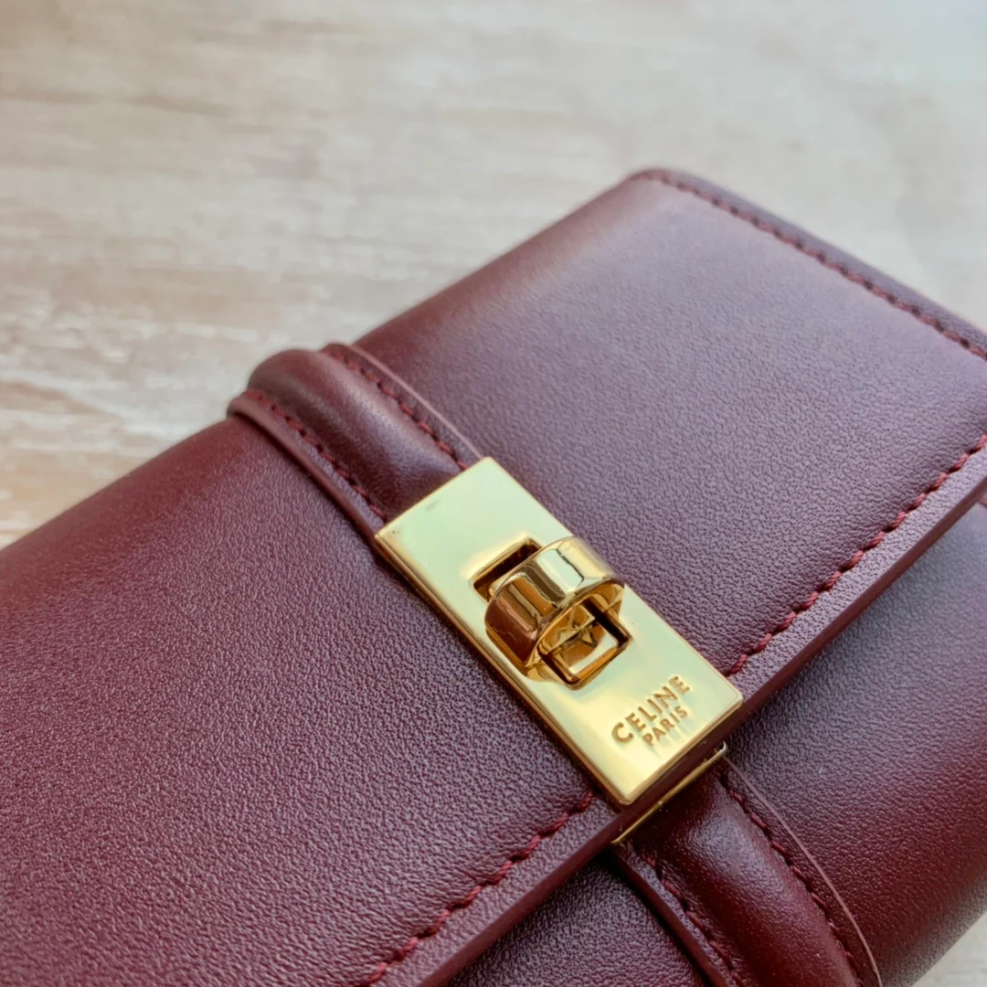 Маленький глянцевый кожаный трехсекционный кошелек Celine - 3 шт.