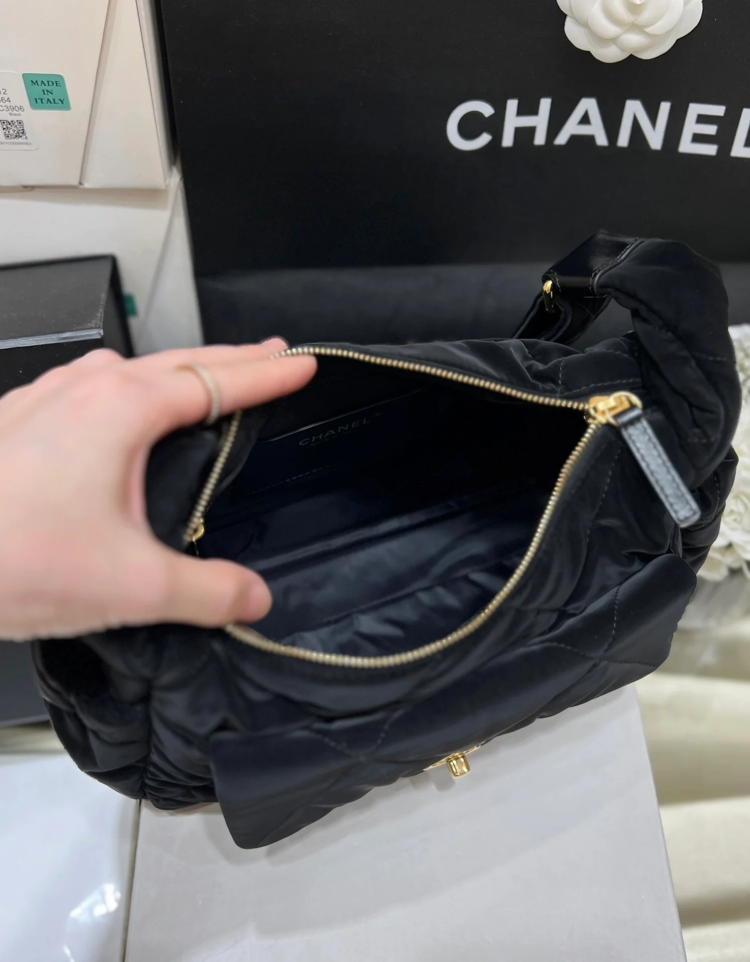 Сумка для лыж Chanel 24n-Coconige, маленькая, черная.