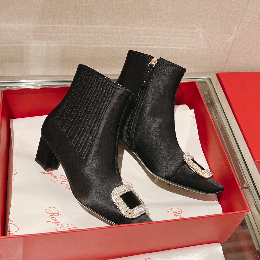 RV Shoes - Ботильоны на низком каблуке, украшенные стразами - 1