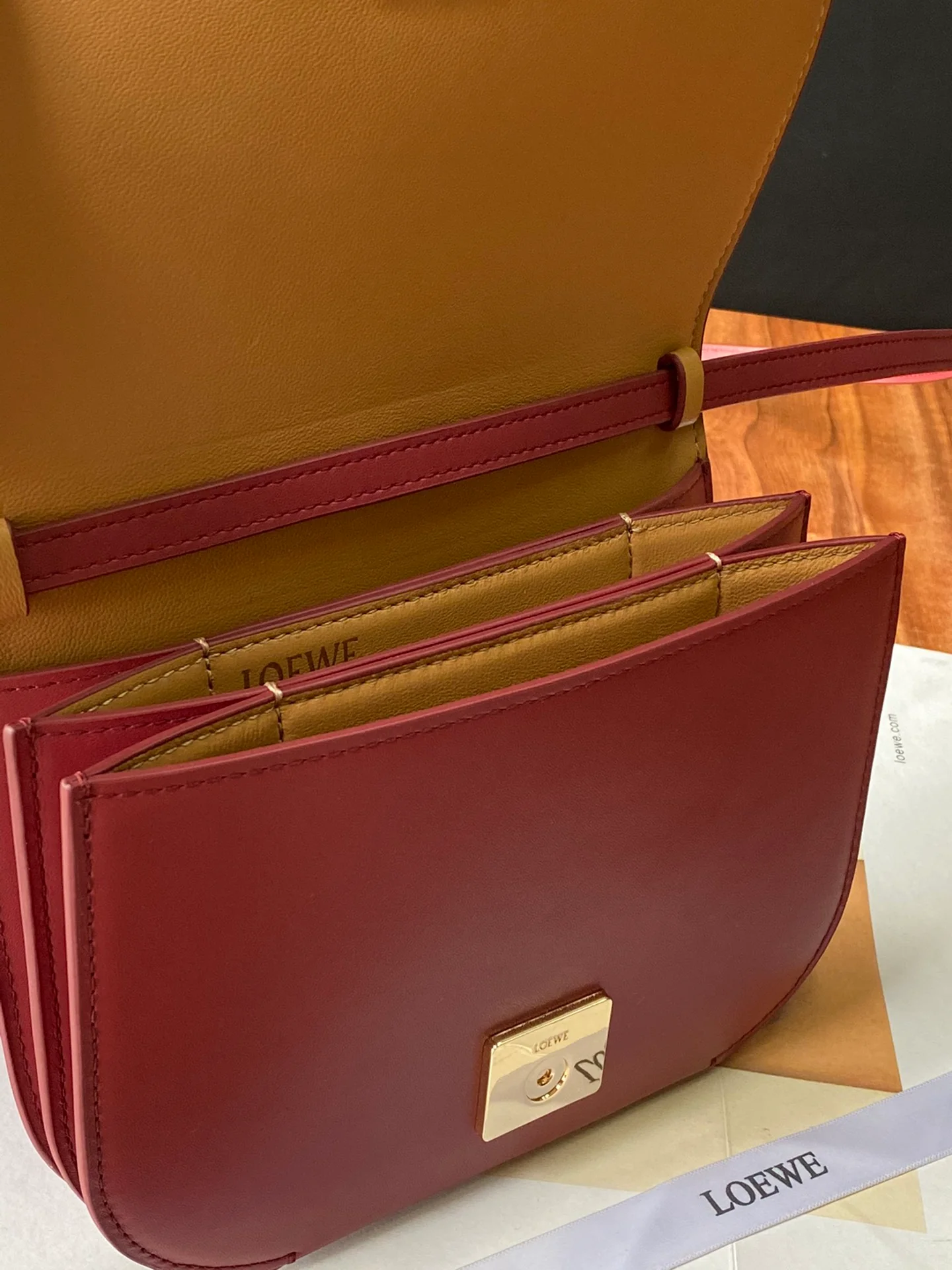 Loewe-goya-series-mini