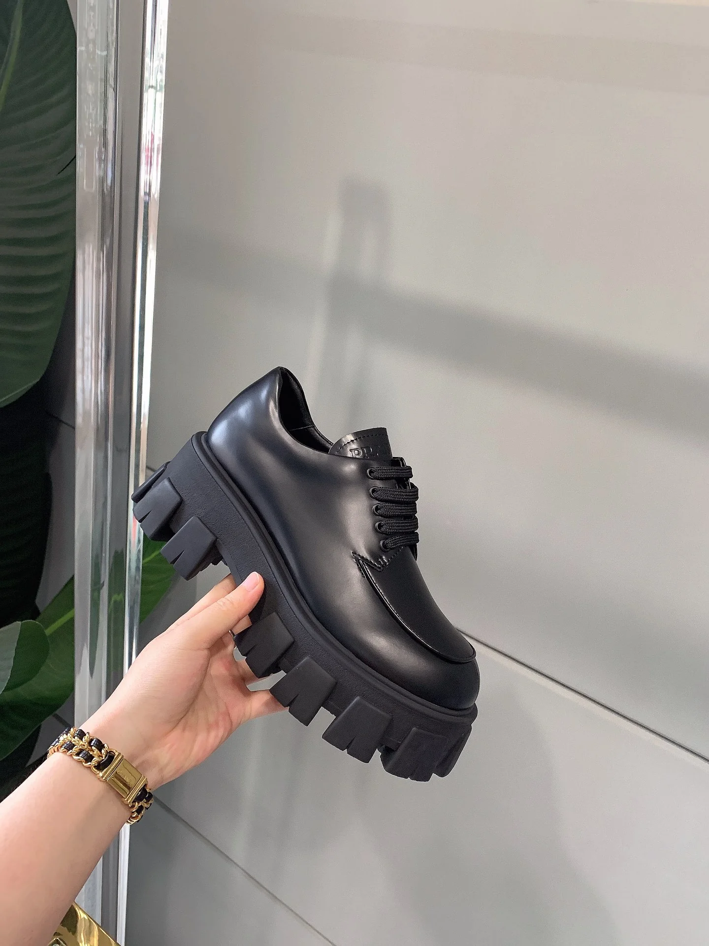 Prada - Туфли на платформе - Кожаные туфли