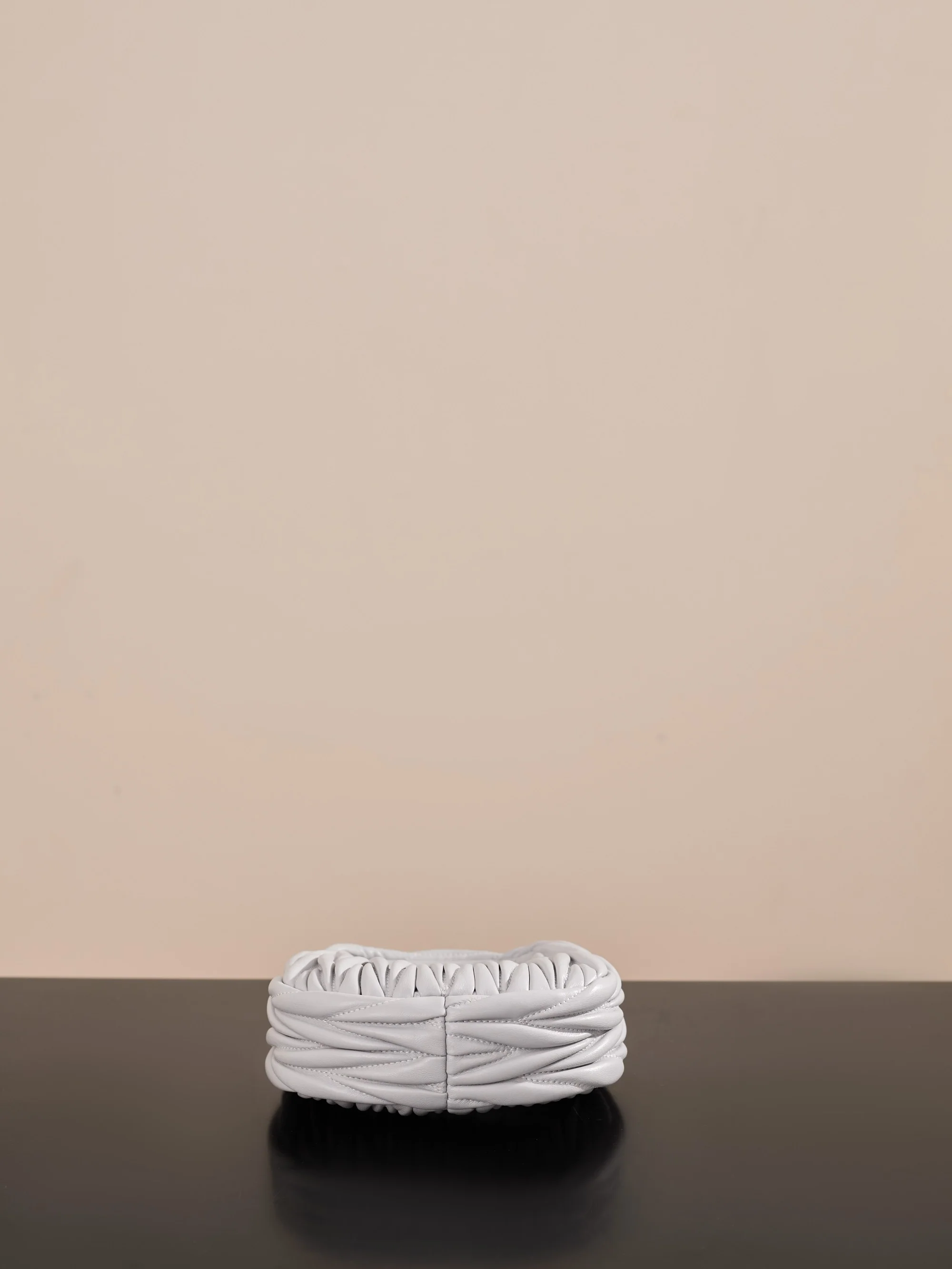 Miu Miu-5bm850-??????-??????-Мини-сумочка из овечьей кожи, серебристо-серый