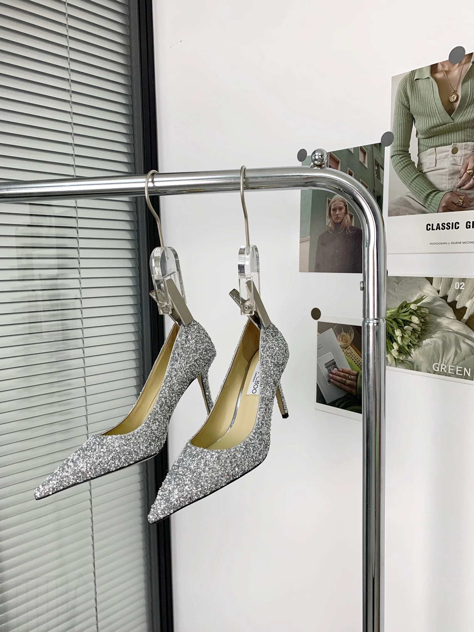 Новые поступления коллекции Jimmy весна/лето 2022 - Туфли на высоком каблуке с пайетками - 2