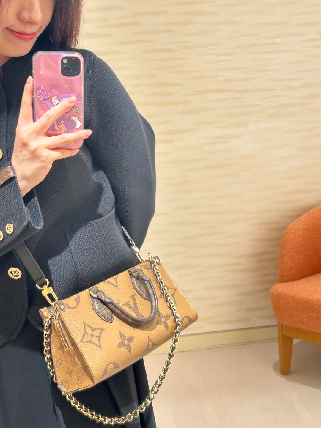 LV-mb163c-onthego-east-west-chain-handbag-classic monogram