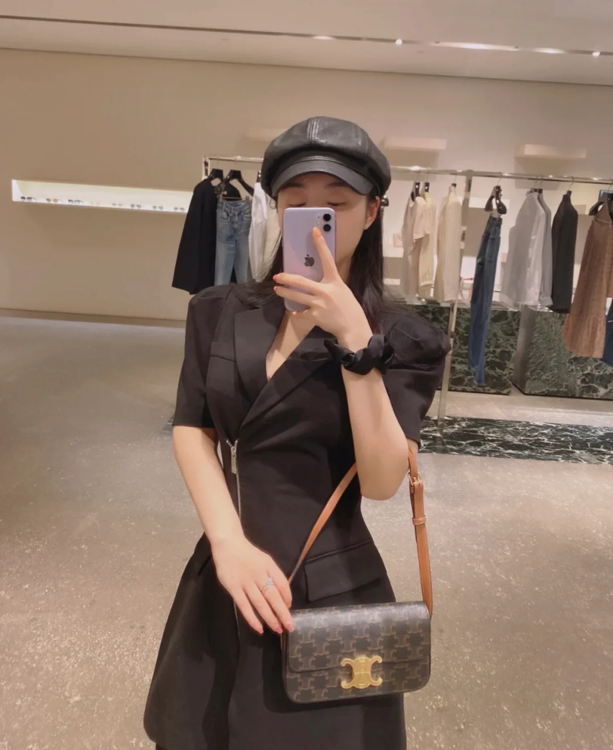 Сумка под мышку с монограммой Celine Triomphe