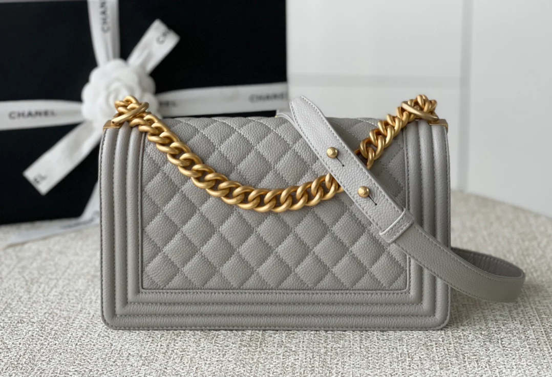 Chanel-boy-25cm-47