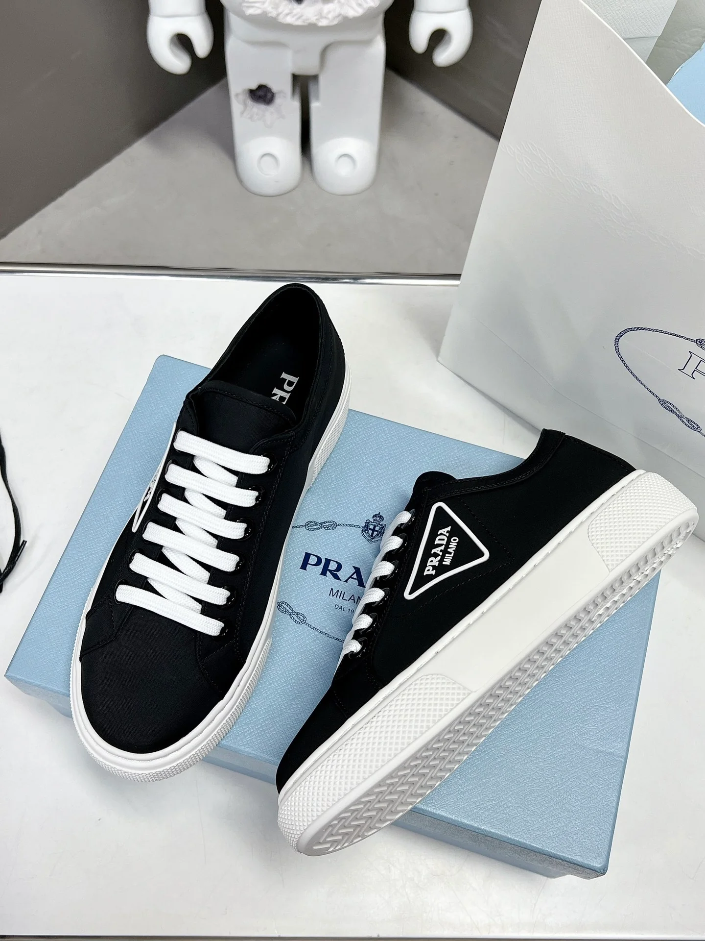 Prada - Новинка сезона осень/зима 2022 - Повседневные туфли на платформе - 1