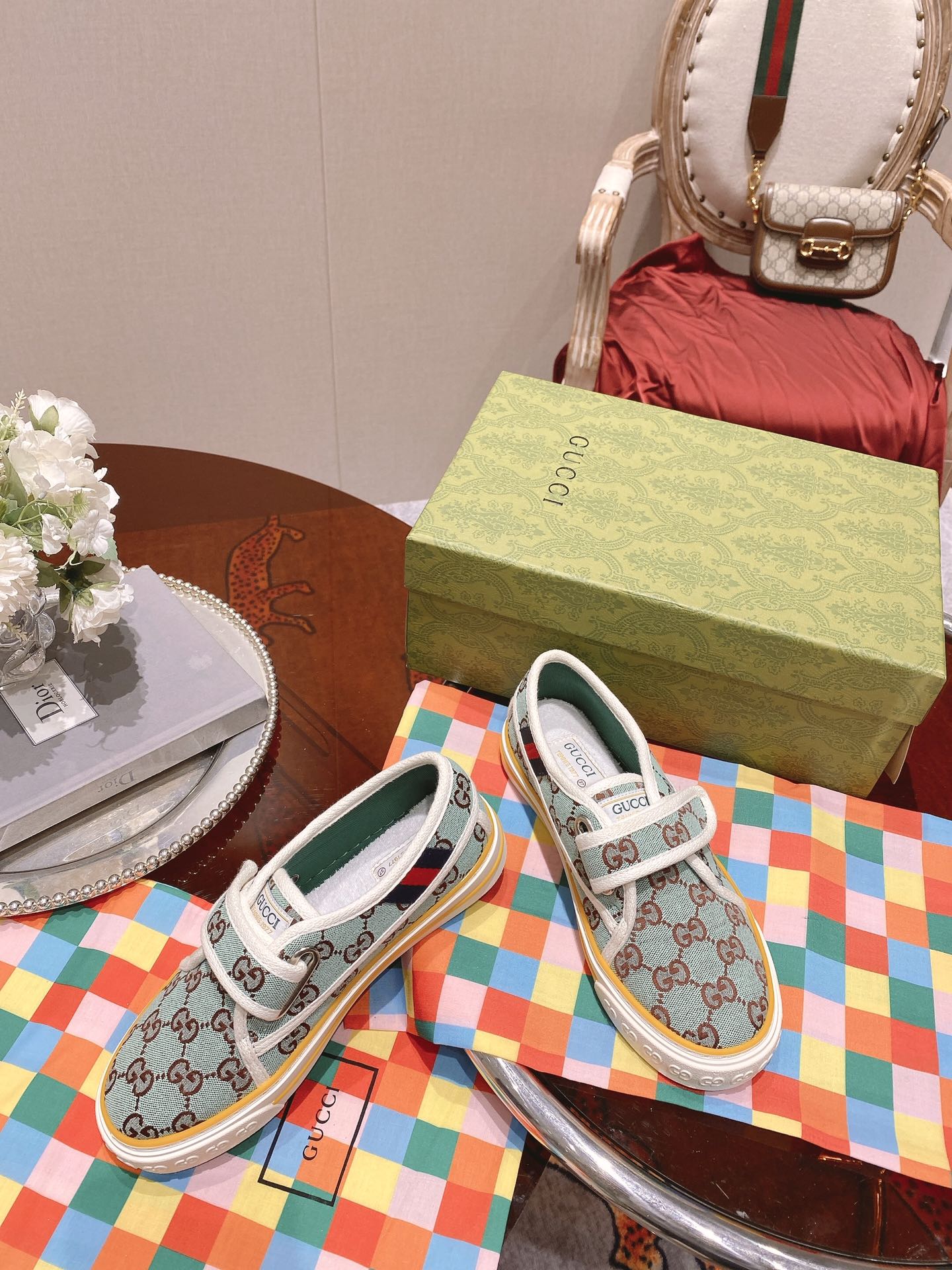 Классические лоферы Gucci 1977 года, серия - парусиновые, на липучках, синие.