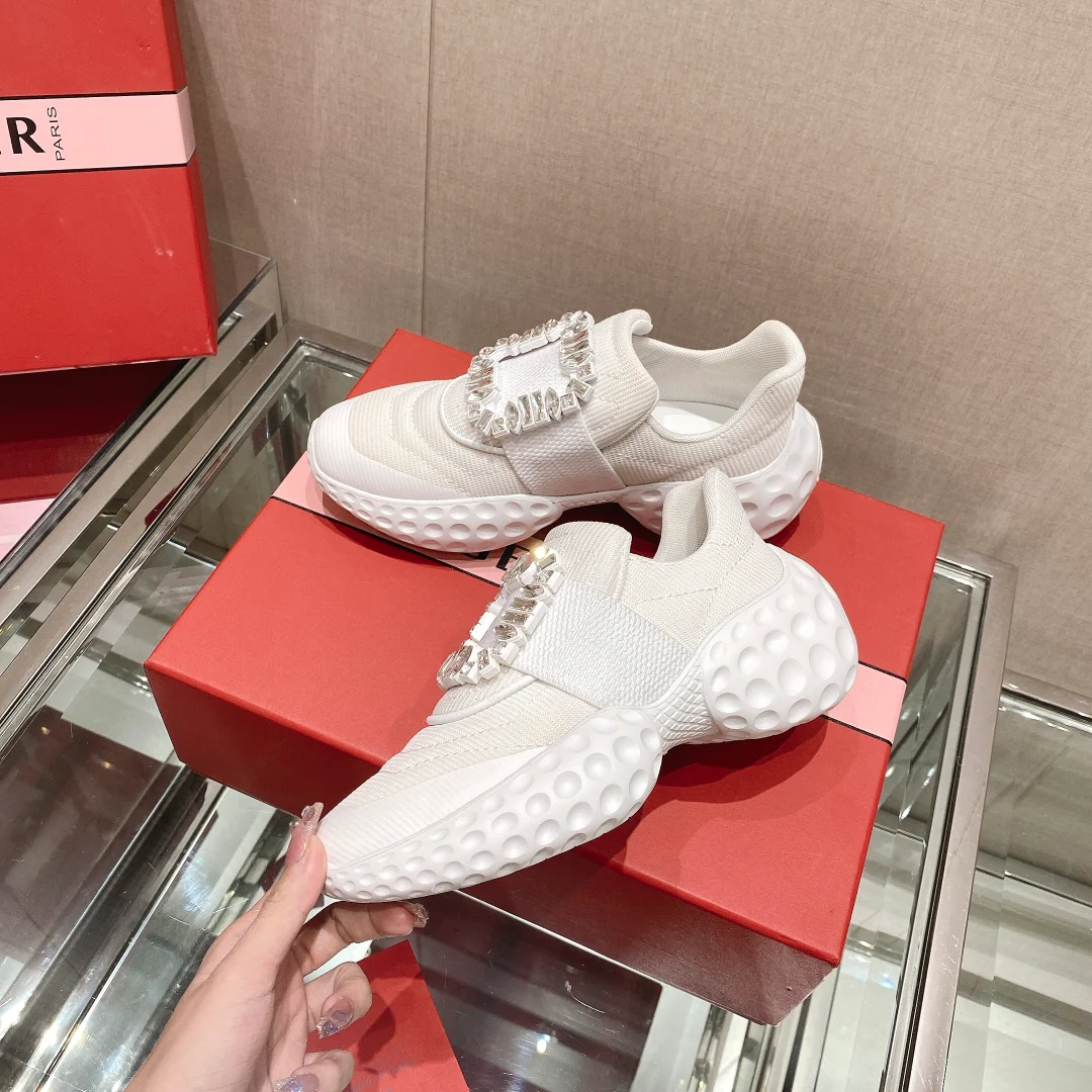 Roger Vivier Run Light - Новейшие кроссовки с хрустальной пряжкой