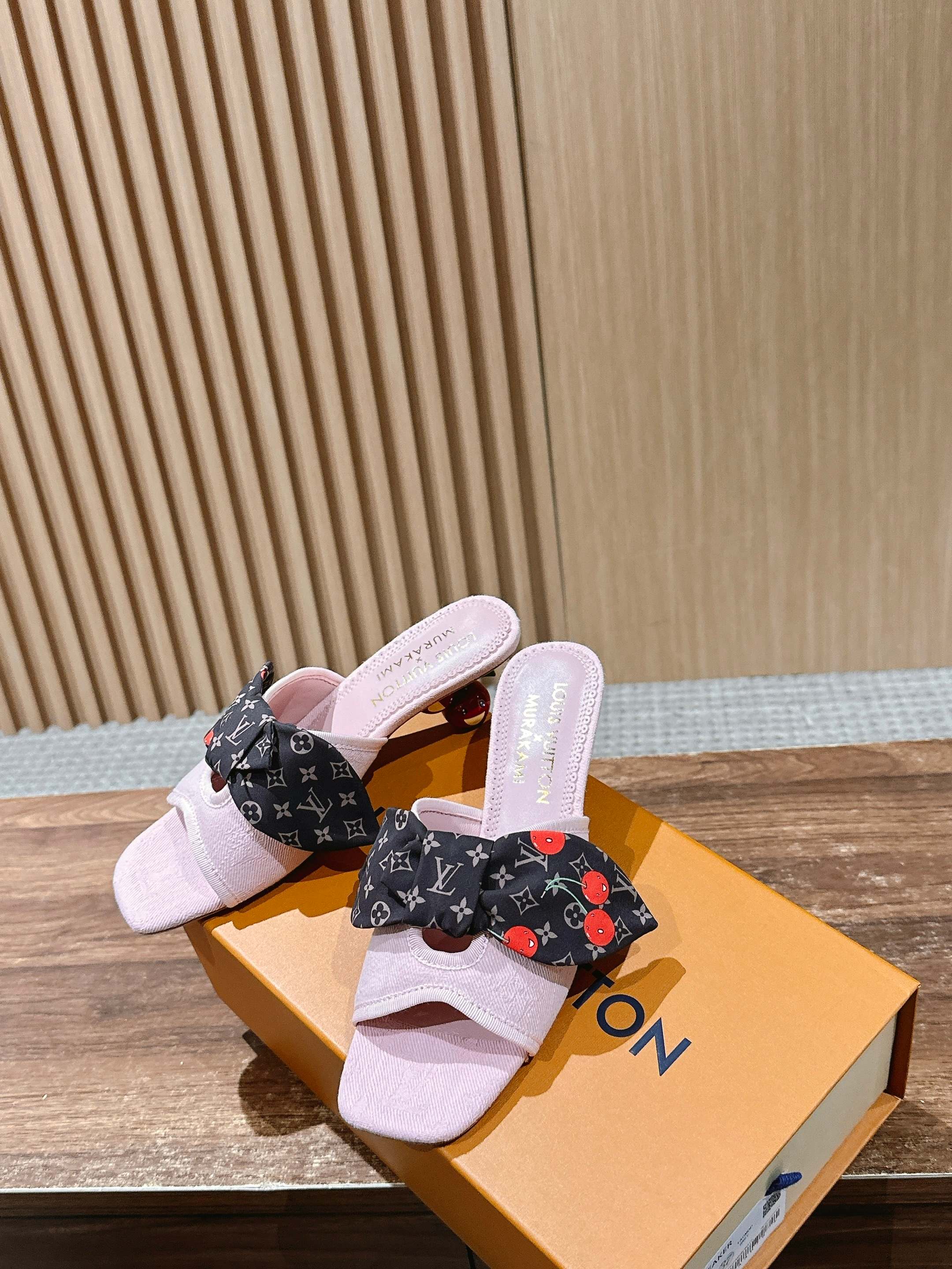 LV - Босоножки на низком каблуке с бантом и вишневым узором - Розовые