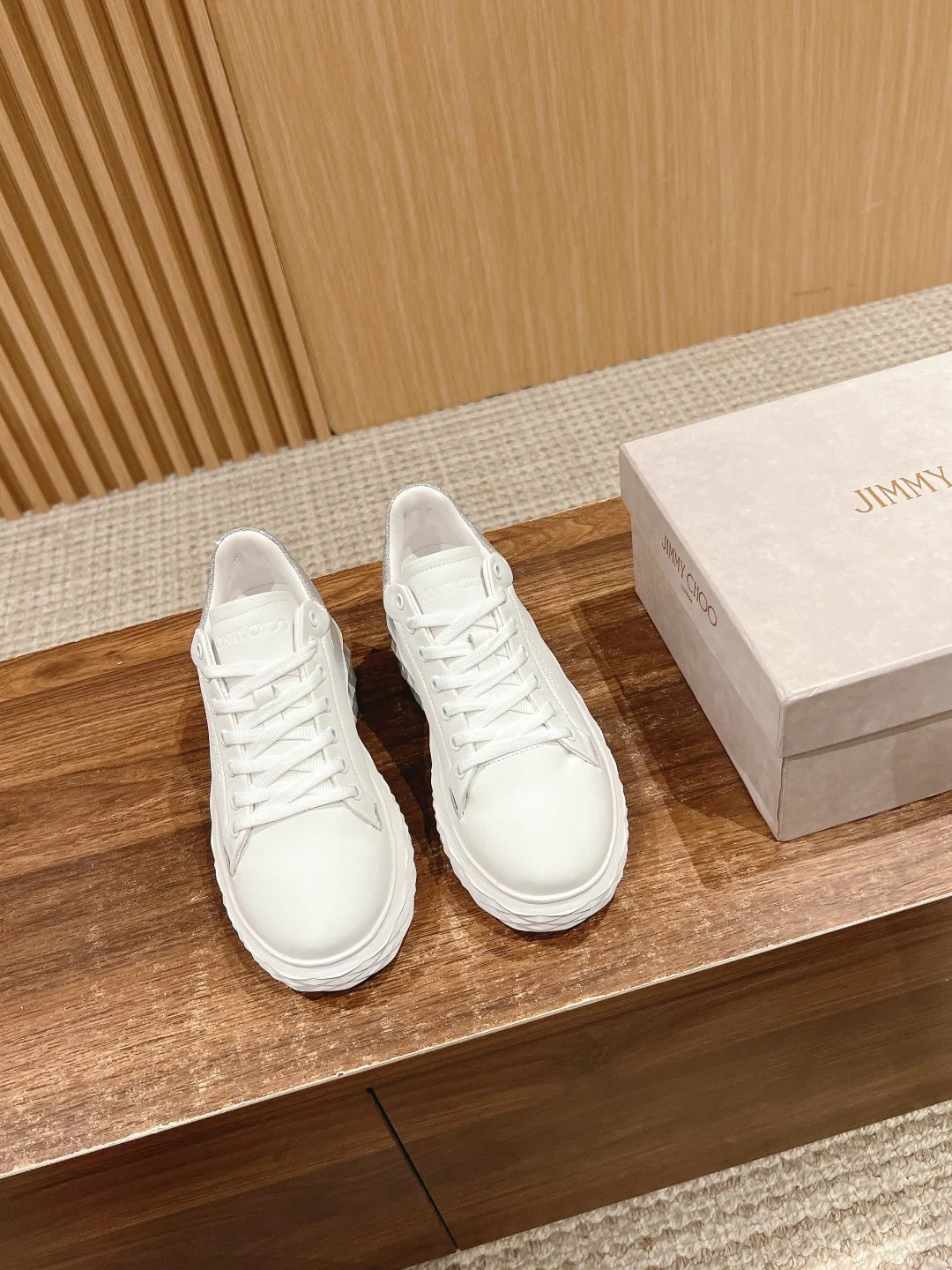 Обувь марки JC - повседневная модель 2024 года - серая.