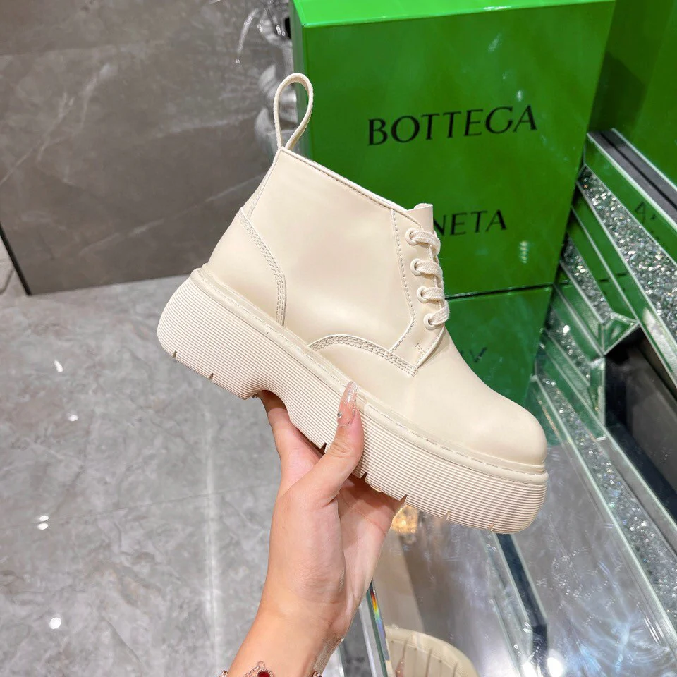 Ботильоны марки BV на шерстяной подкладке - белые