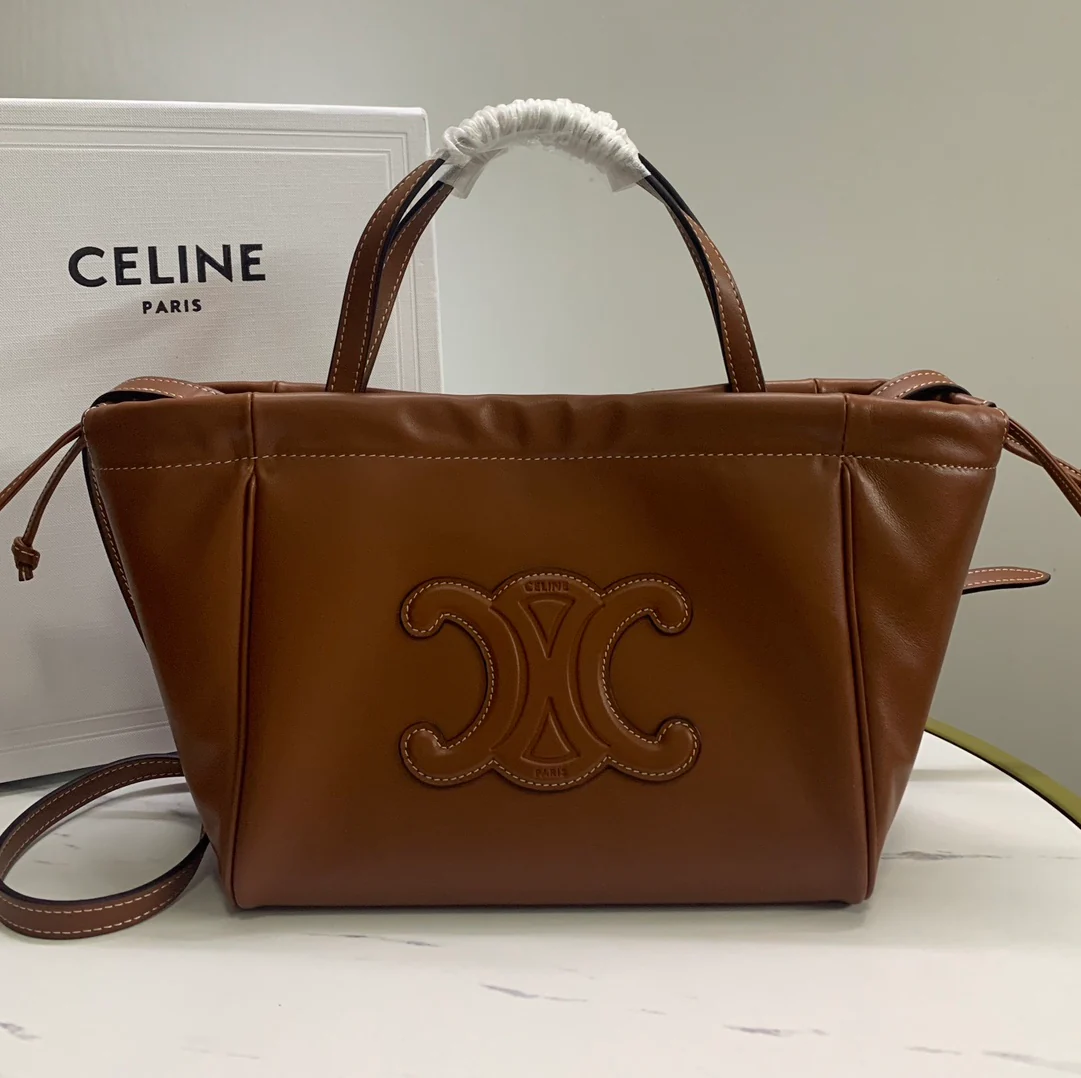 Сумка Celine Cabas Triomphe из гладкой кожи с завязками — коричневая — маленькая