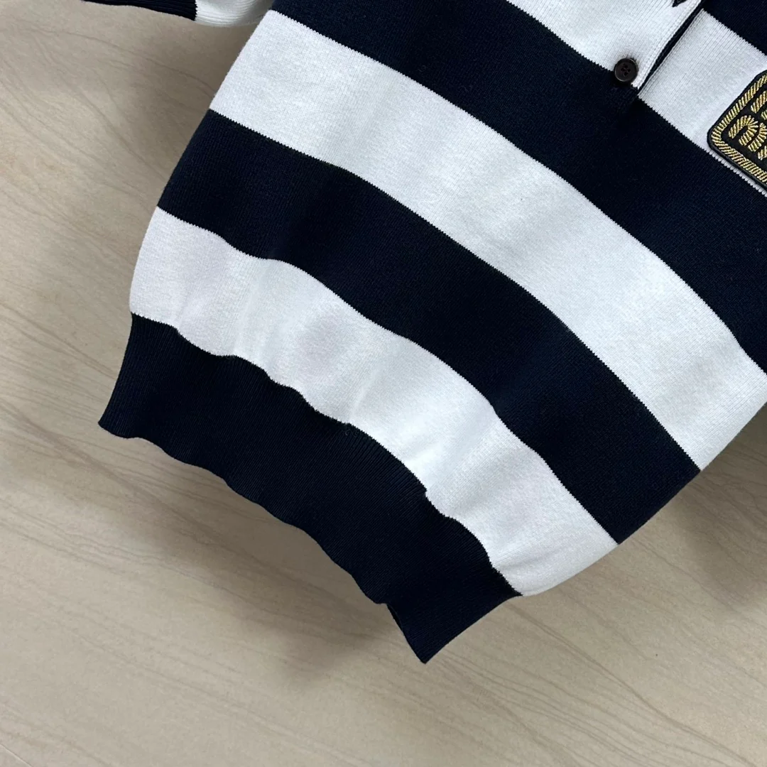 Miu Miu - 2404-24 Новинка ранней весны Классический бестселлер: полосатый вязаный топ