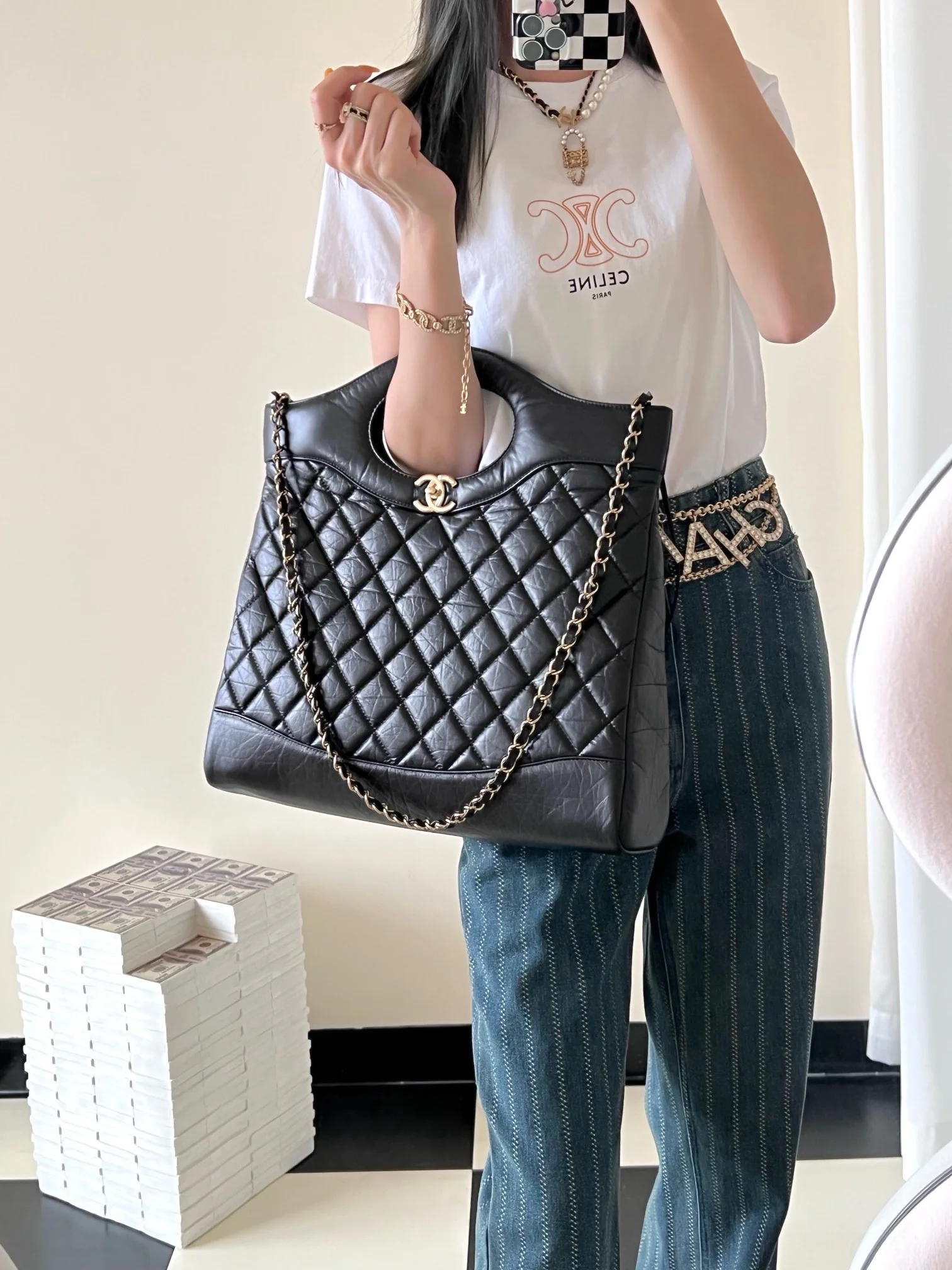 Сумка-шоппер Chanel 31 Classic с двойным логотипом C, стеганая, черная.