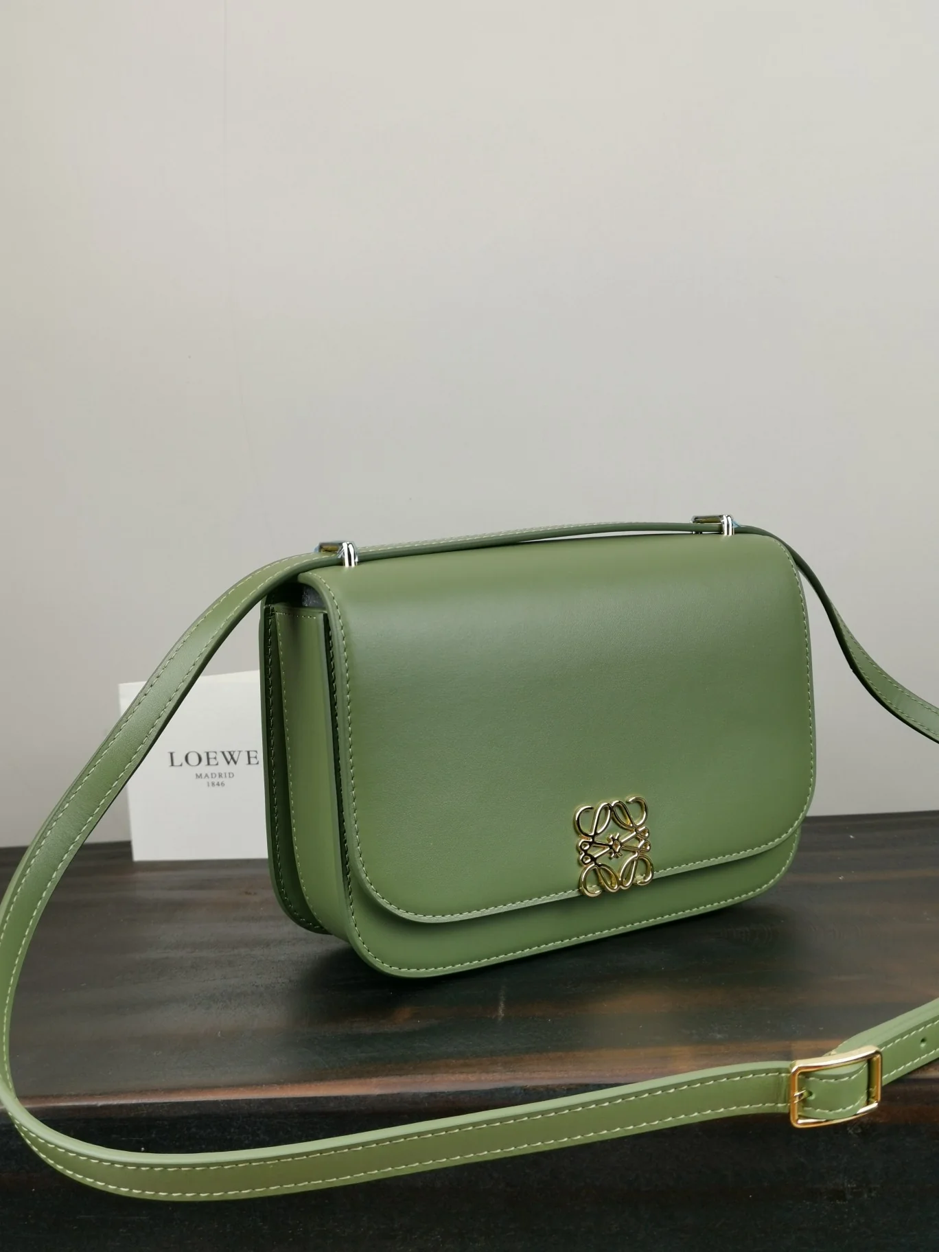 Серия Loewe Goya - Малый размер - 6