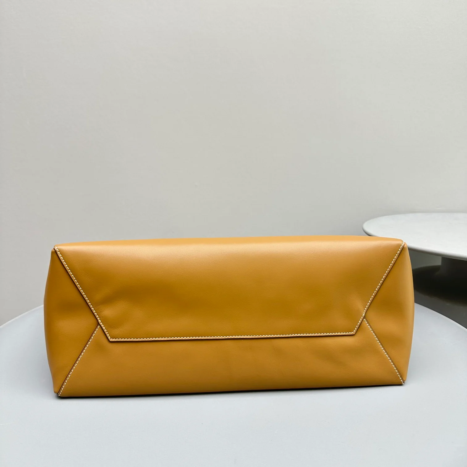 Сумка-тоут Miu Miu Ivy - Большая - Изготовлена ??из натуральной кожи, коричневая