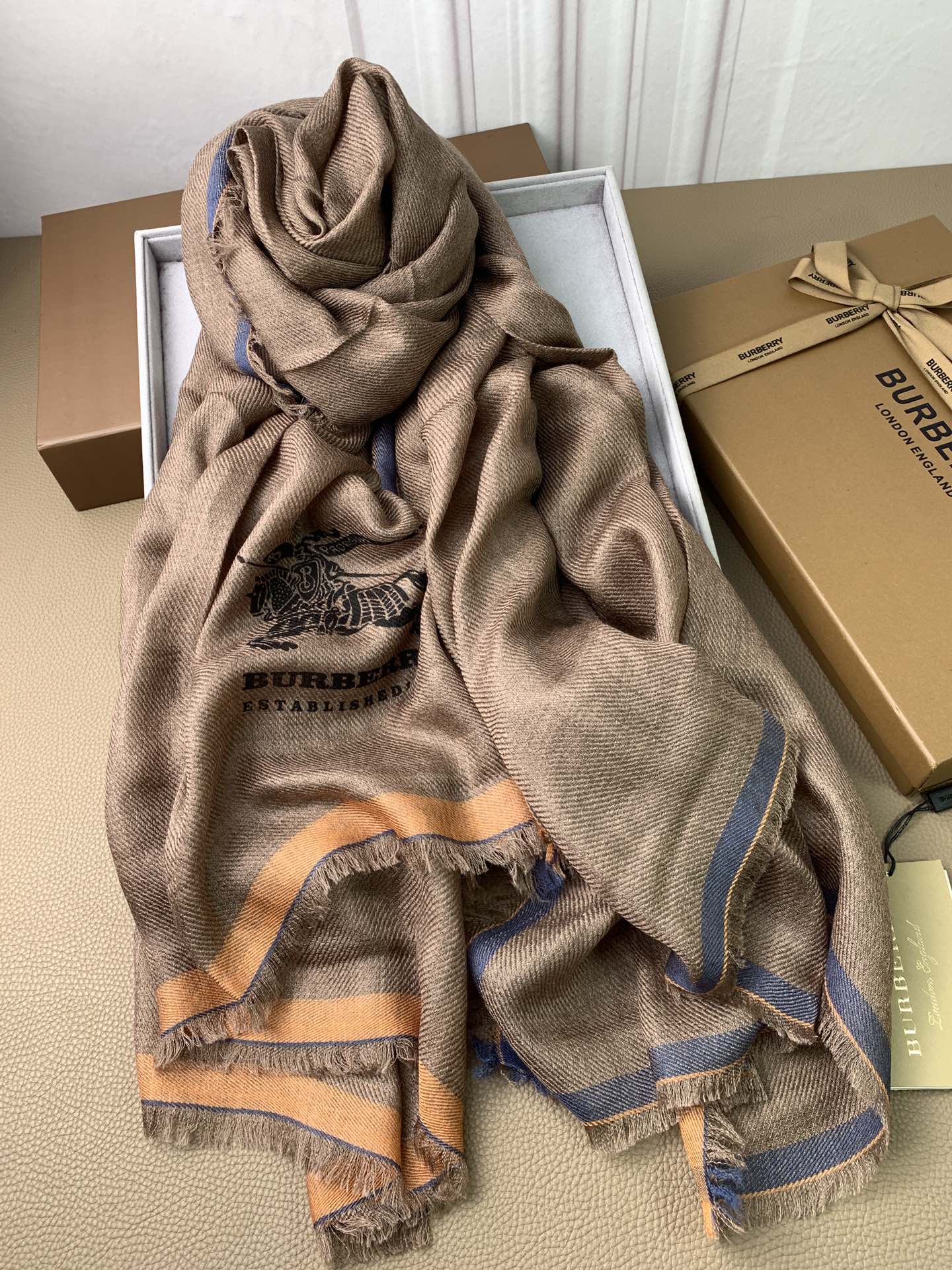 Длинный шарф Burberry из кашемира с принтом - 200 см - ширина 85 см - 100 см - кашемир - 1 шт.