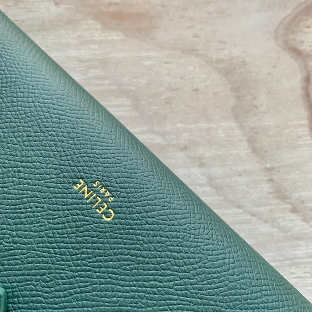 Длинный кошелек Celine - Кошелек с ремешком из крупнозернистой телячьей кожи - 12