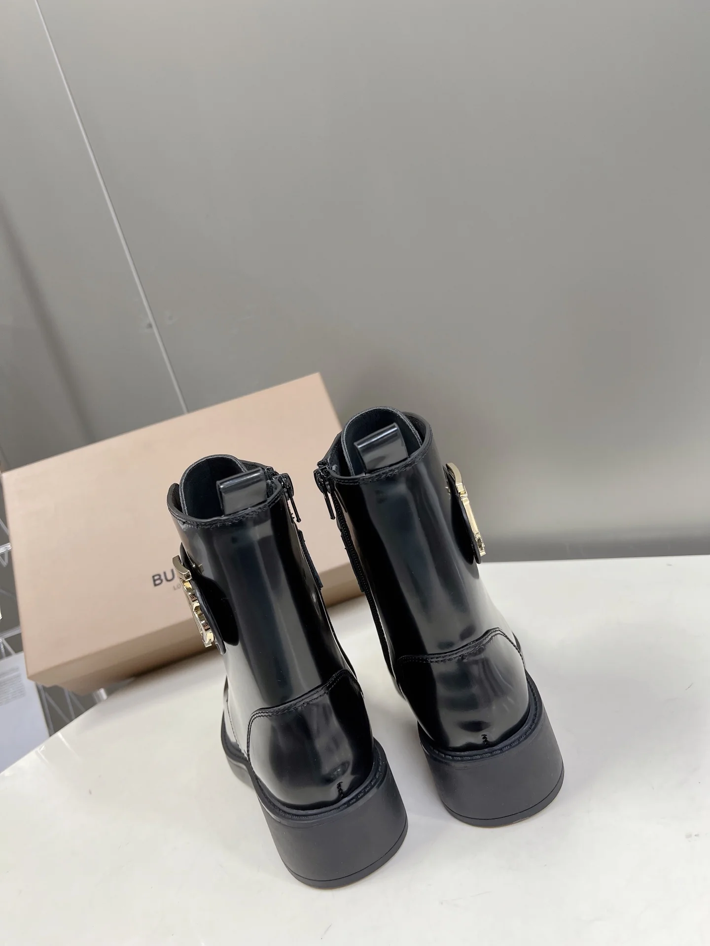 Burberry - Новинка ранней весны 22s - Ботильоны Taobao