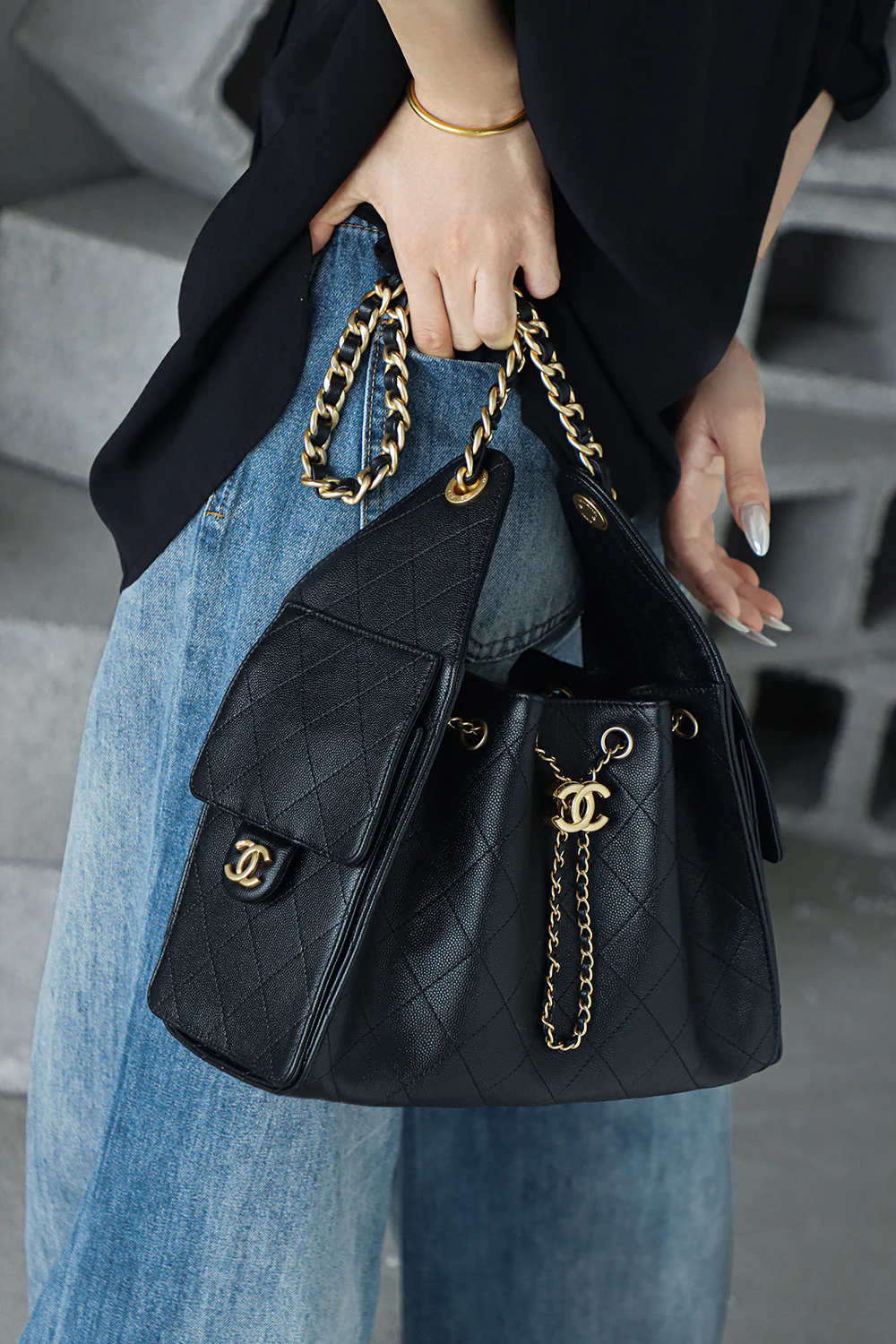 Сумка Chanel 25 - Хиппи-хобо, маленькая - Золотая пряжка