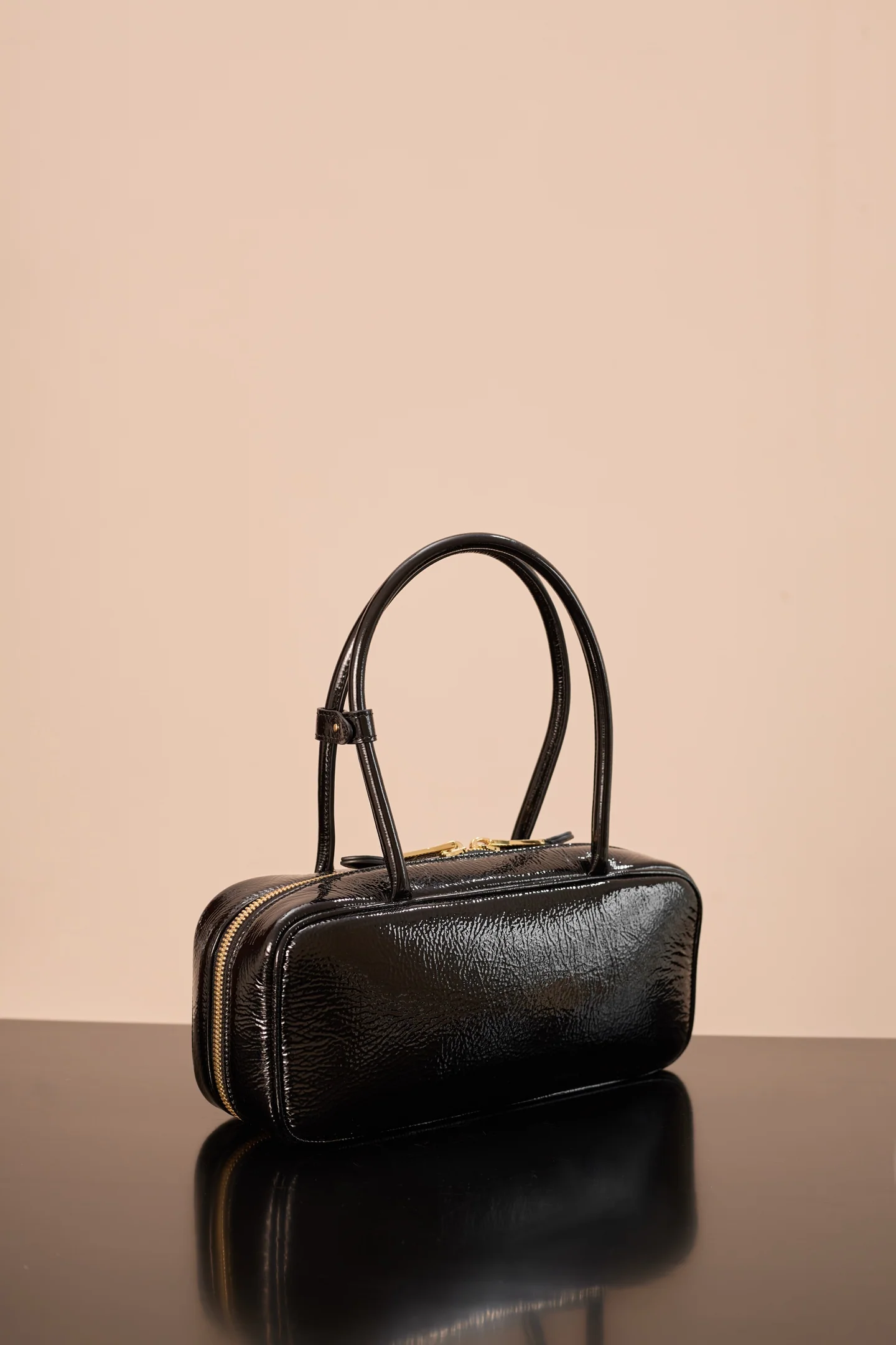 Miu Miu - 5bb173m1050 - Сумочка - Маленькая - Лакированная кожа, черная