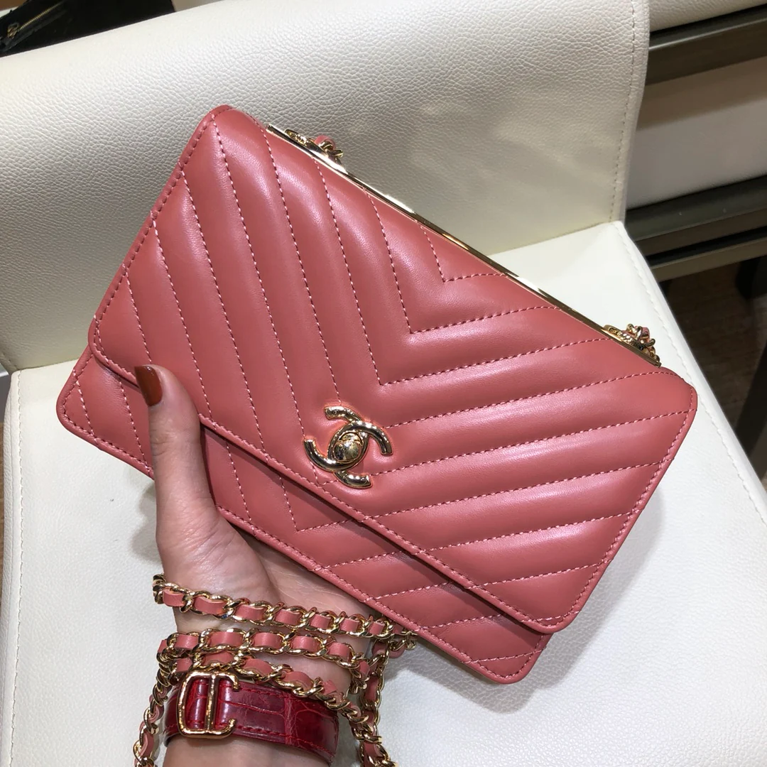 Chanel-trendy-cc-woc-19cm-2