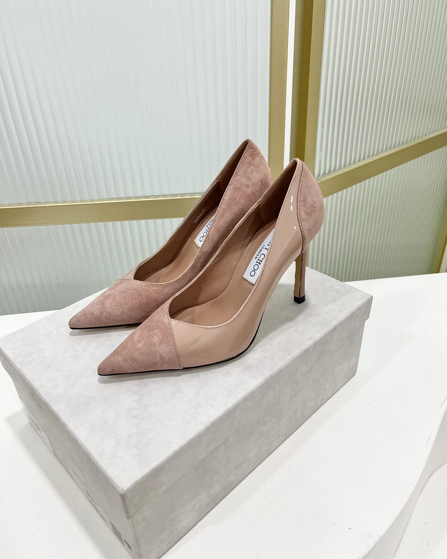 Jimmy - Новинка 2023 года - Туфли на высоком каблуке из лакированной кожи с острым носком, двухцветные - 9 см - Розовые