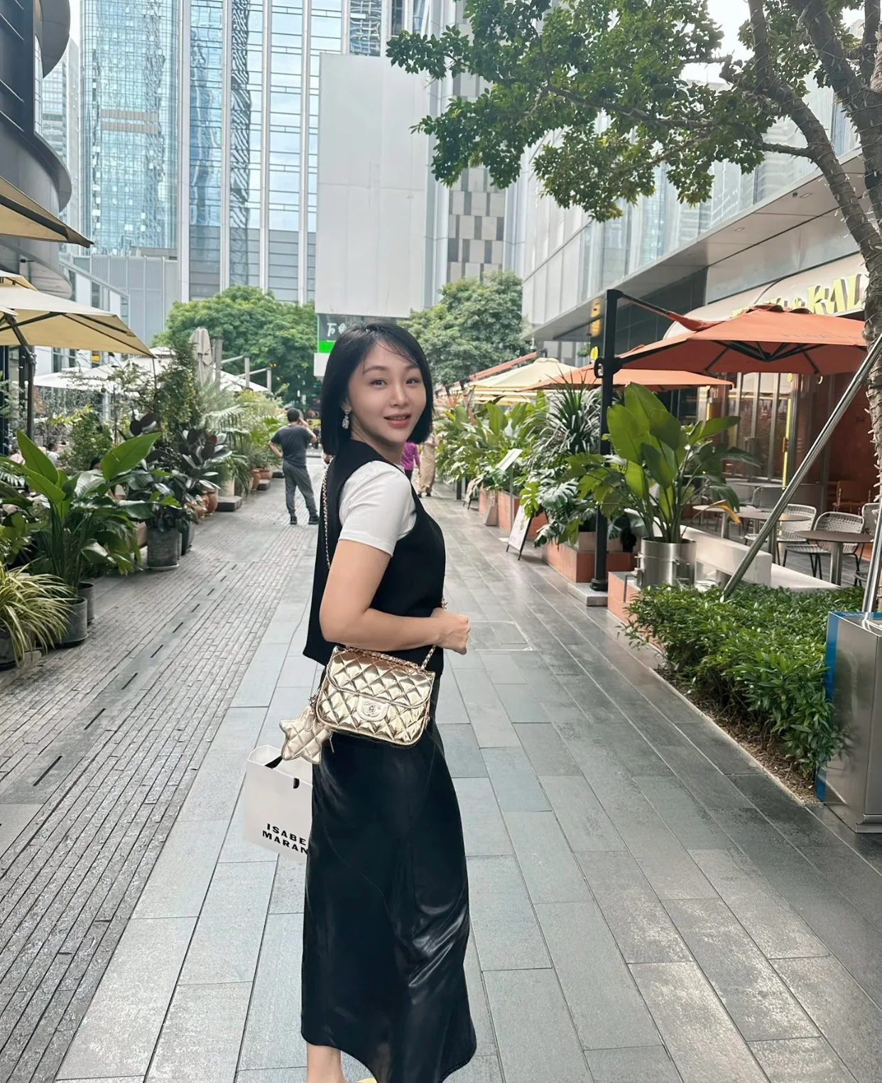 Весенняя коллекция Chanel 24c - Золотой кошелек для монет со звездным узором