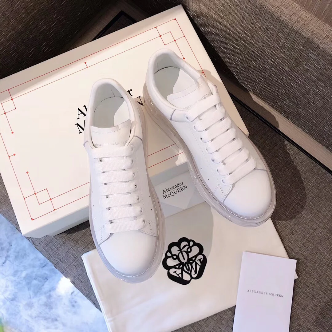Белые кроссовки McQueen с прозрачной резиновой подошвой