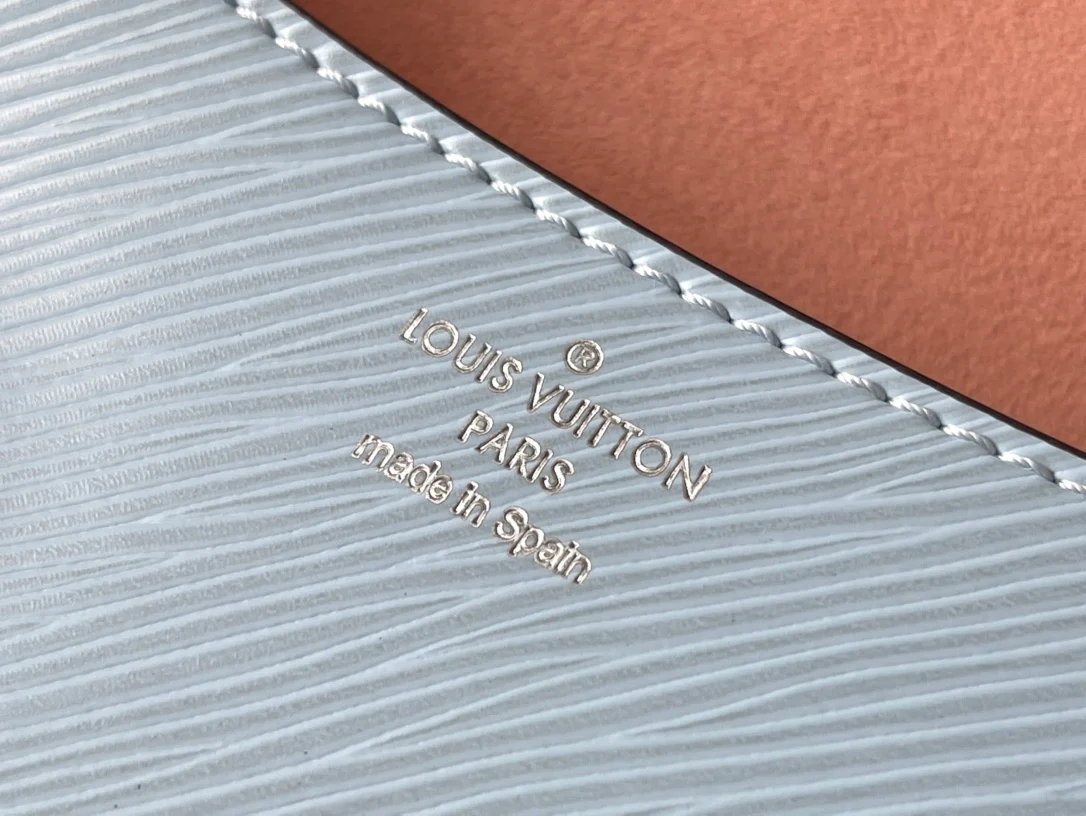 m59386-LV-Зернистая кожа Epi-Сумка через плечо Buci-Светло-голубая