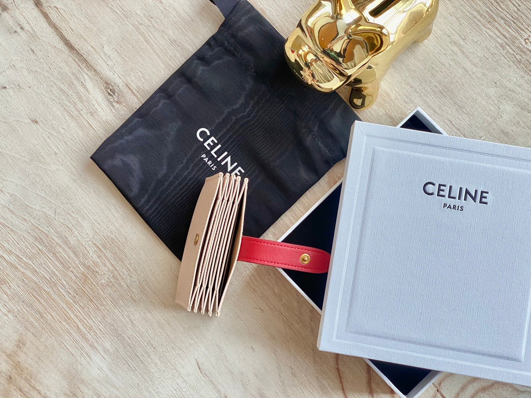 Celine 粒面牛皮风琴卡包