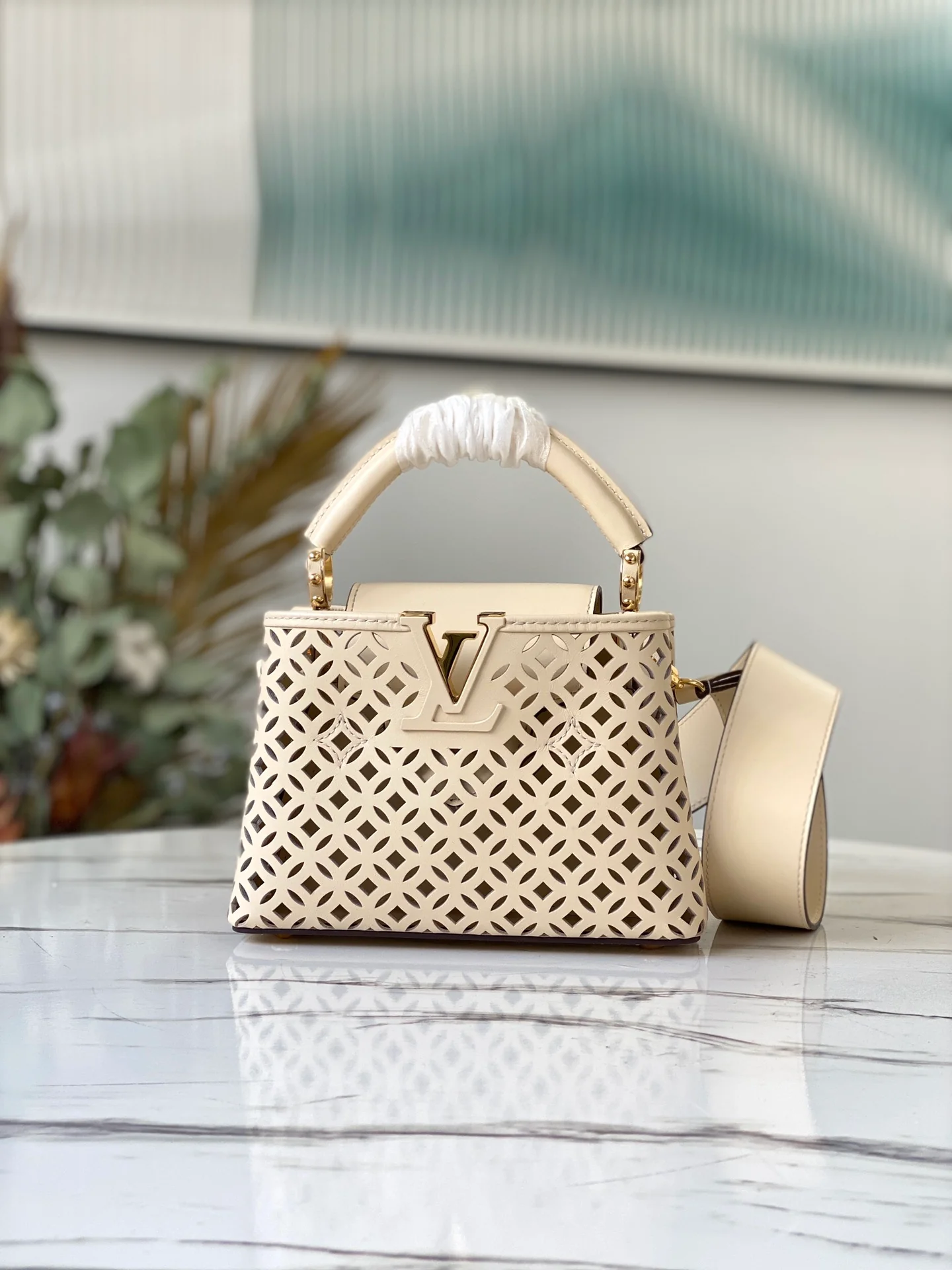 lv-m57228-mini-capucines handbag
