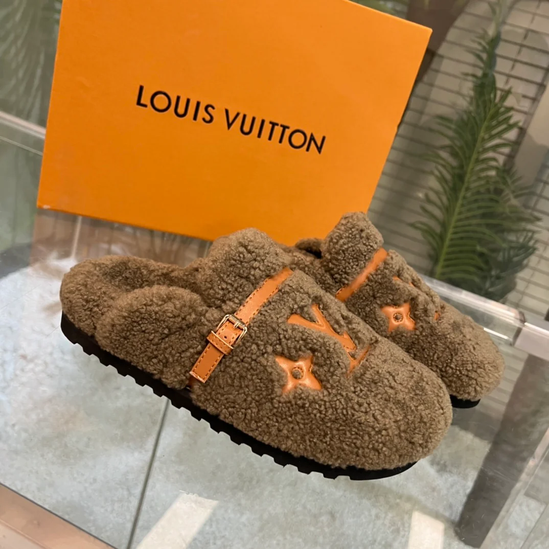 Новинка ранней весны 2022 года - Меховые полутапочки - Коричневые