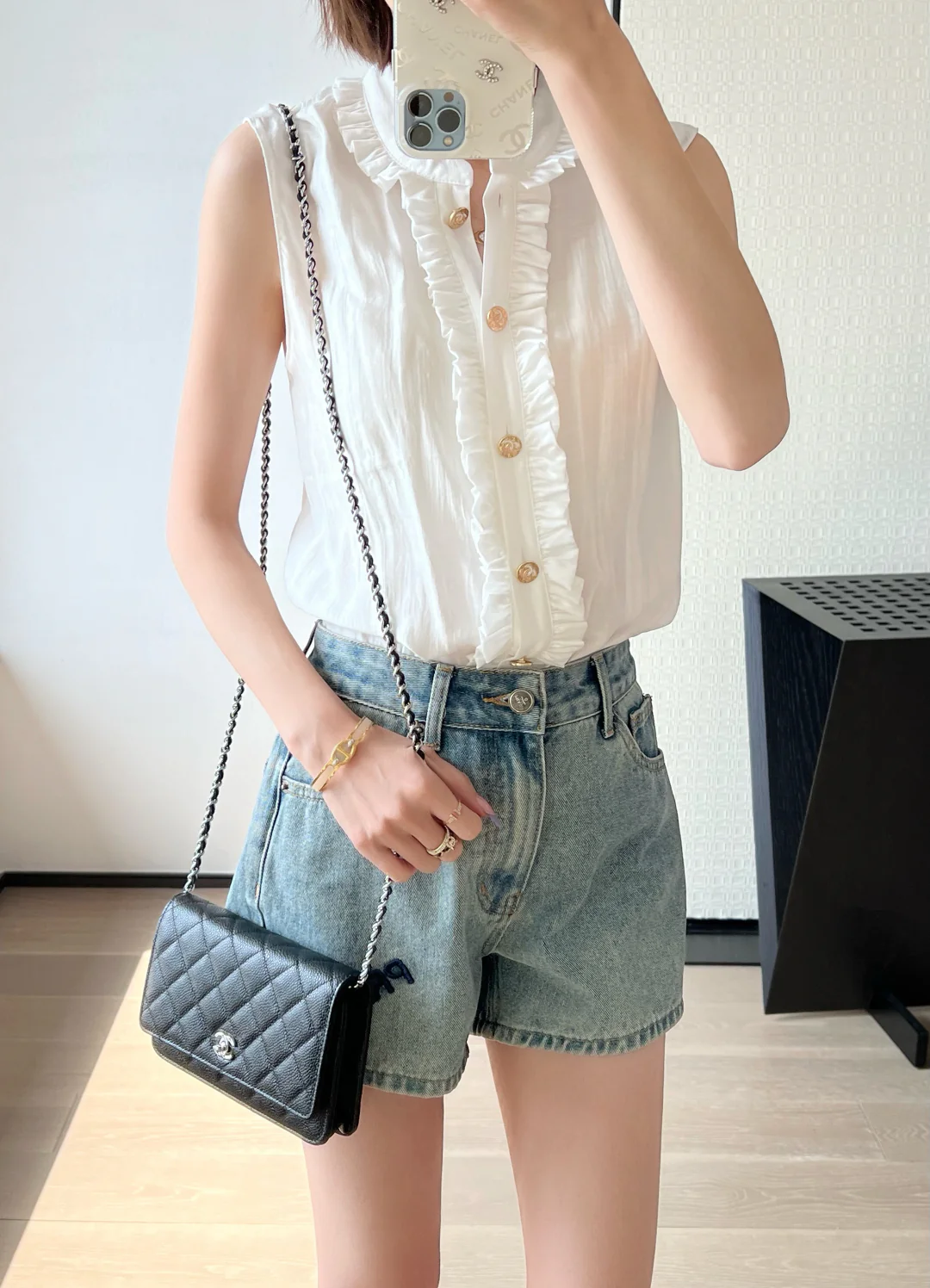 Chanel WOC Черное золото