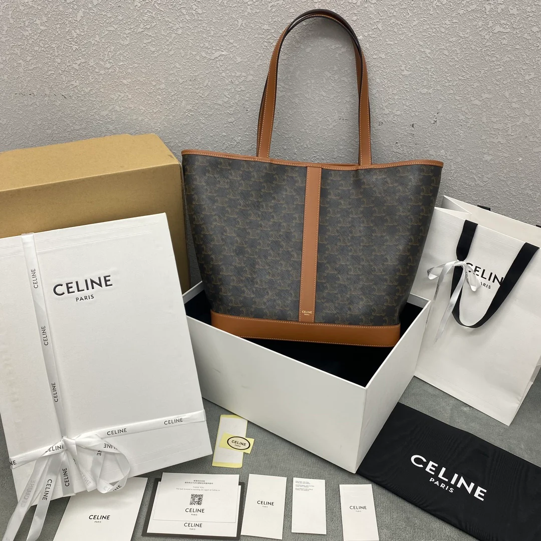 Монограмма Celine-triomphe-canvas-full-page