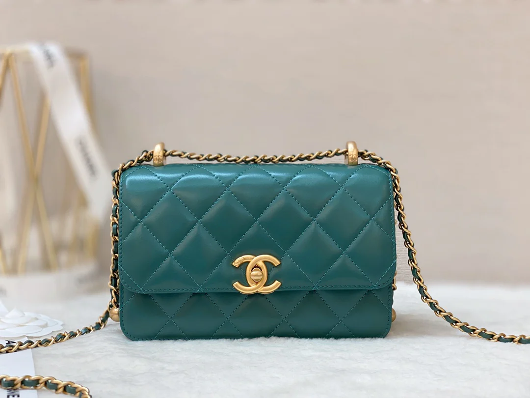 Сумка Chanel Double Gold Ball CF - зеленая, из овечьей кожи, с золотой пряжкой - маленький размер 19 см