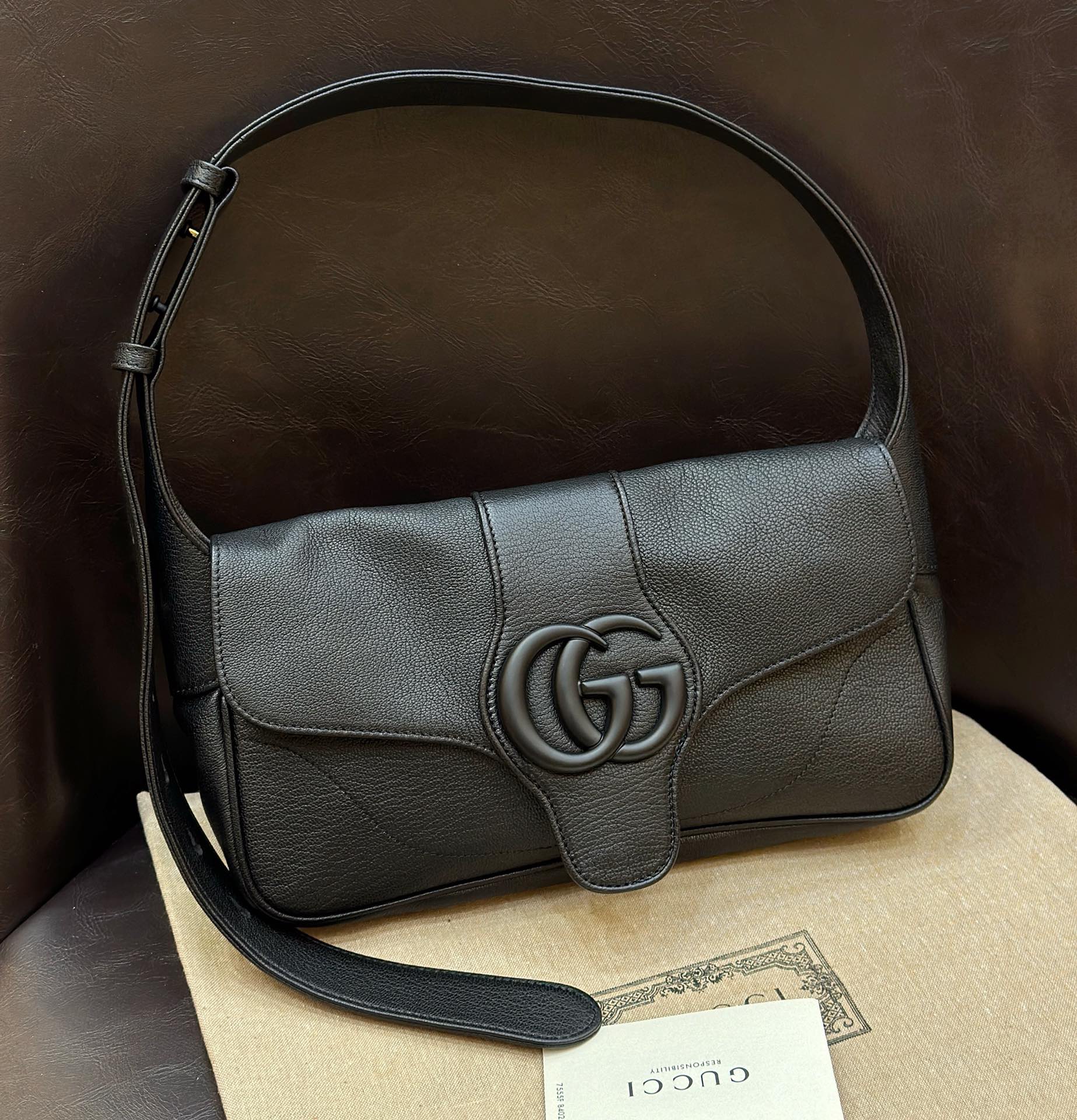 Классическая сумка Gucci через плечо/под мышкой - черная