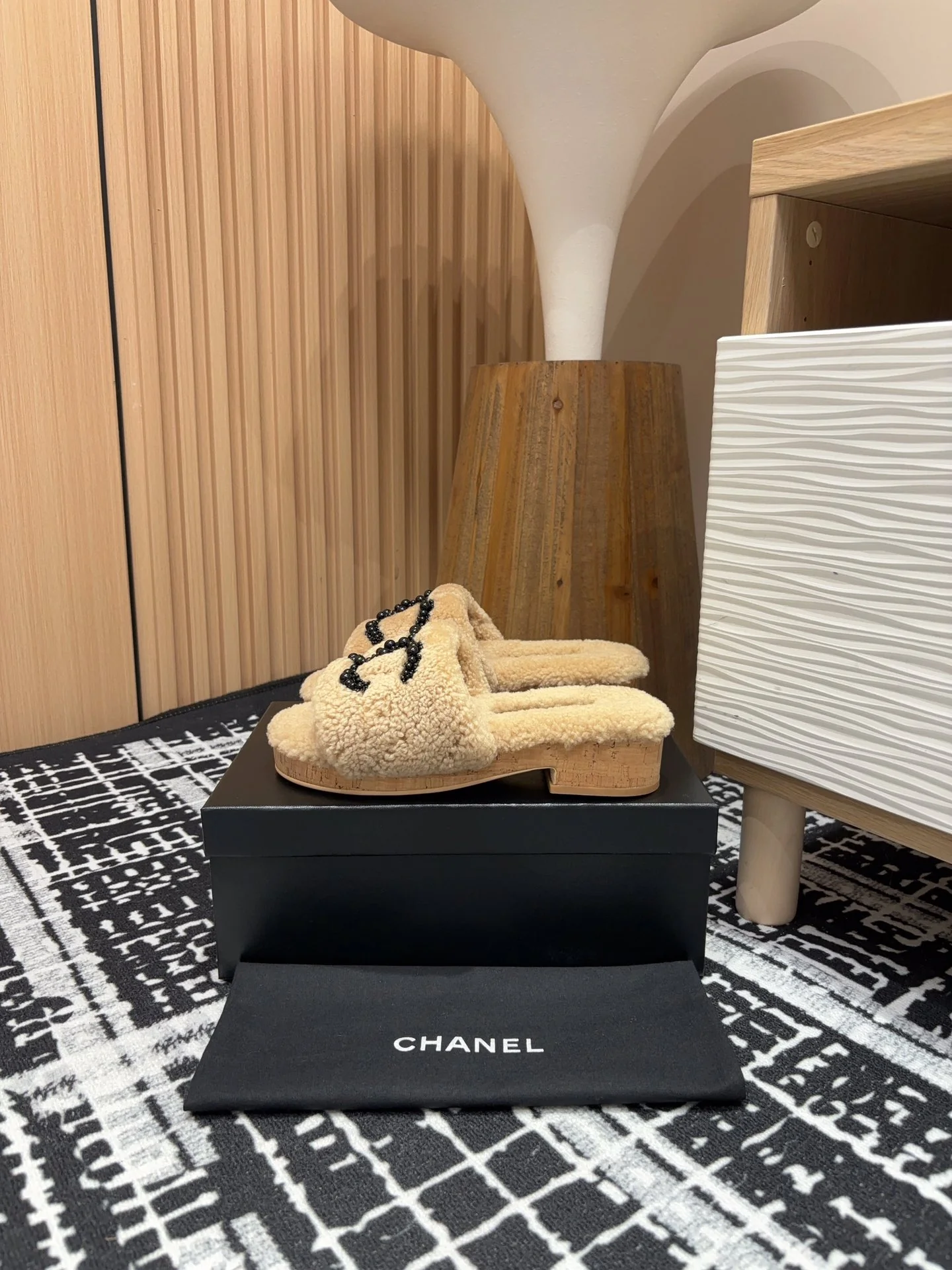 Шерстяные тапочки Chanel 2024 - Кофейно-коричневые