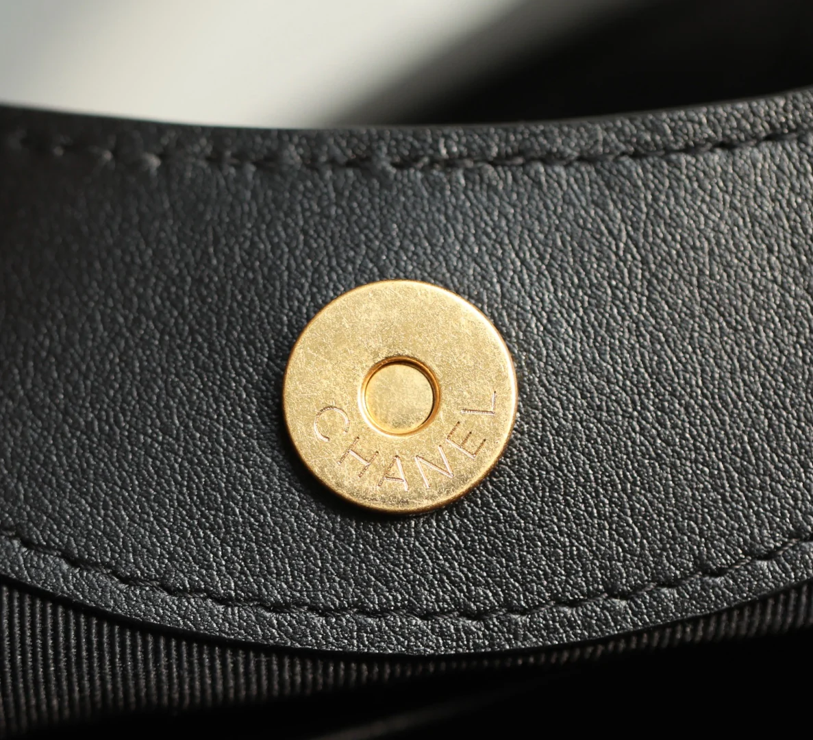 Сумка Chanel 25p nano31, замша, черная.