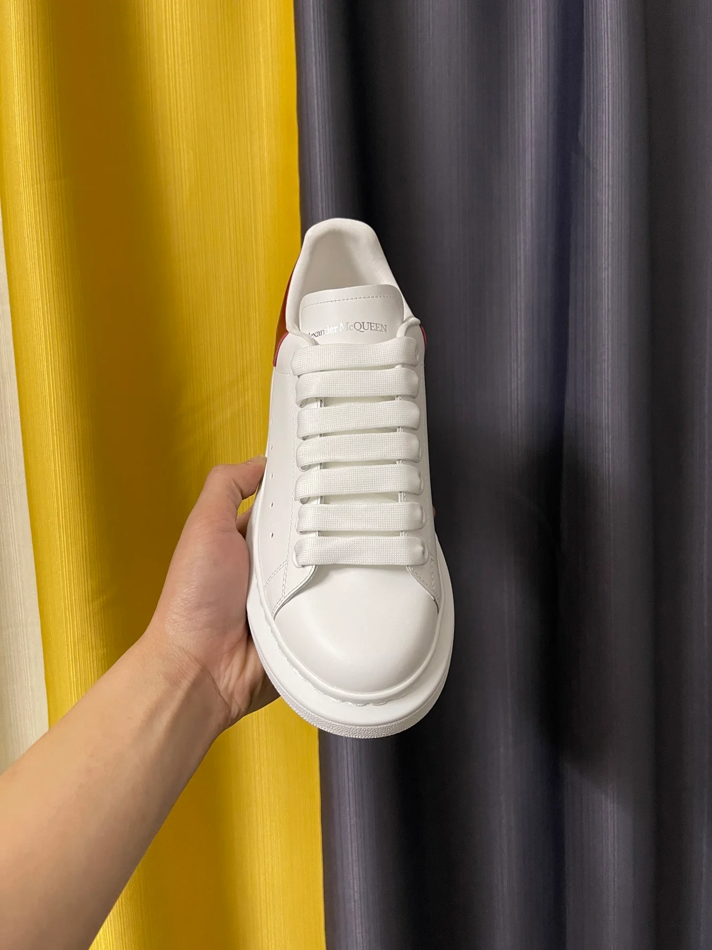 Классические белые кроссовки McQueen - унисекс - красная кожаная пятка - премиум-издание