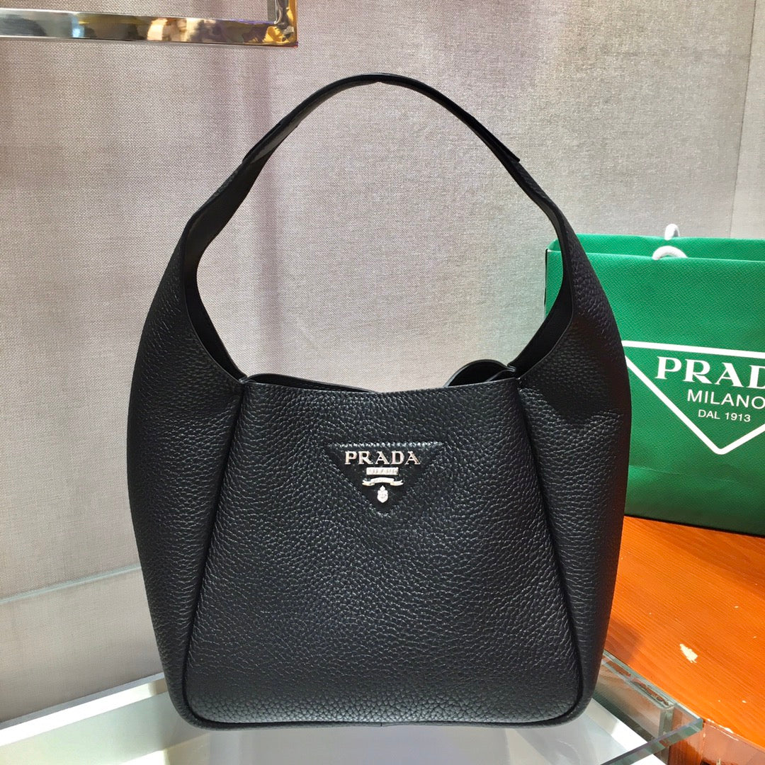 Сумка-корзинка Prada, черная.