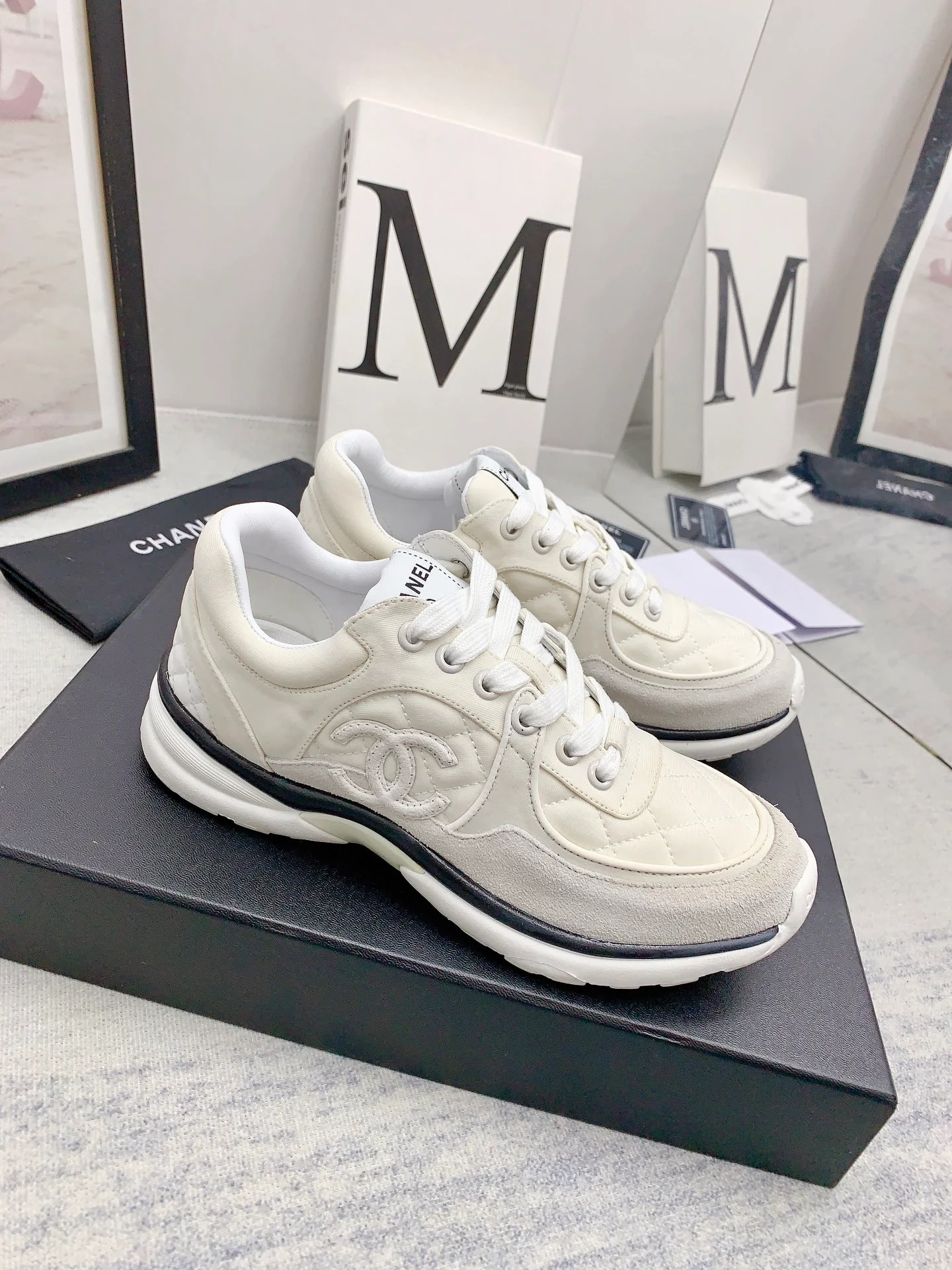 Клетчатые повседневные кроссовки Chanel - Off White