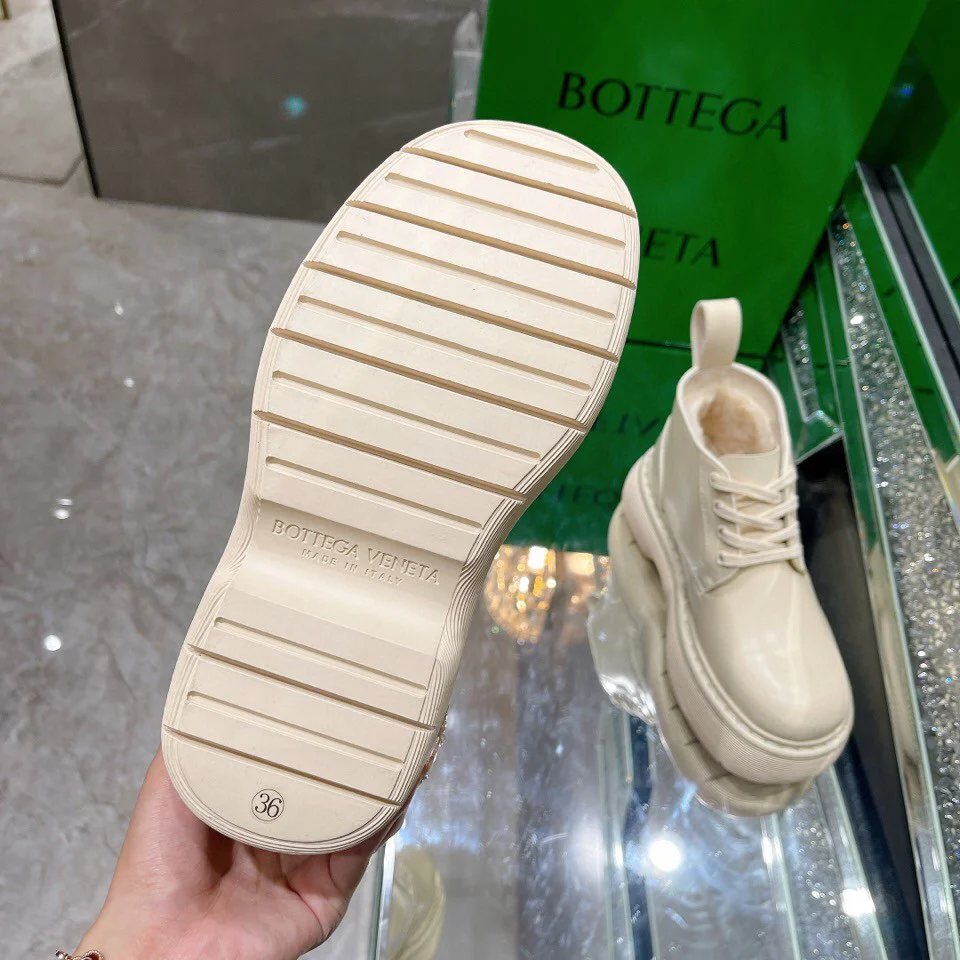 Ботильоны марки BV на шерстяной подкладке - белые