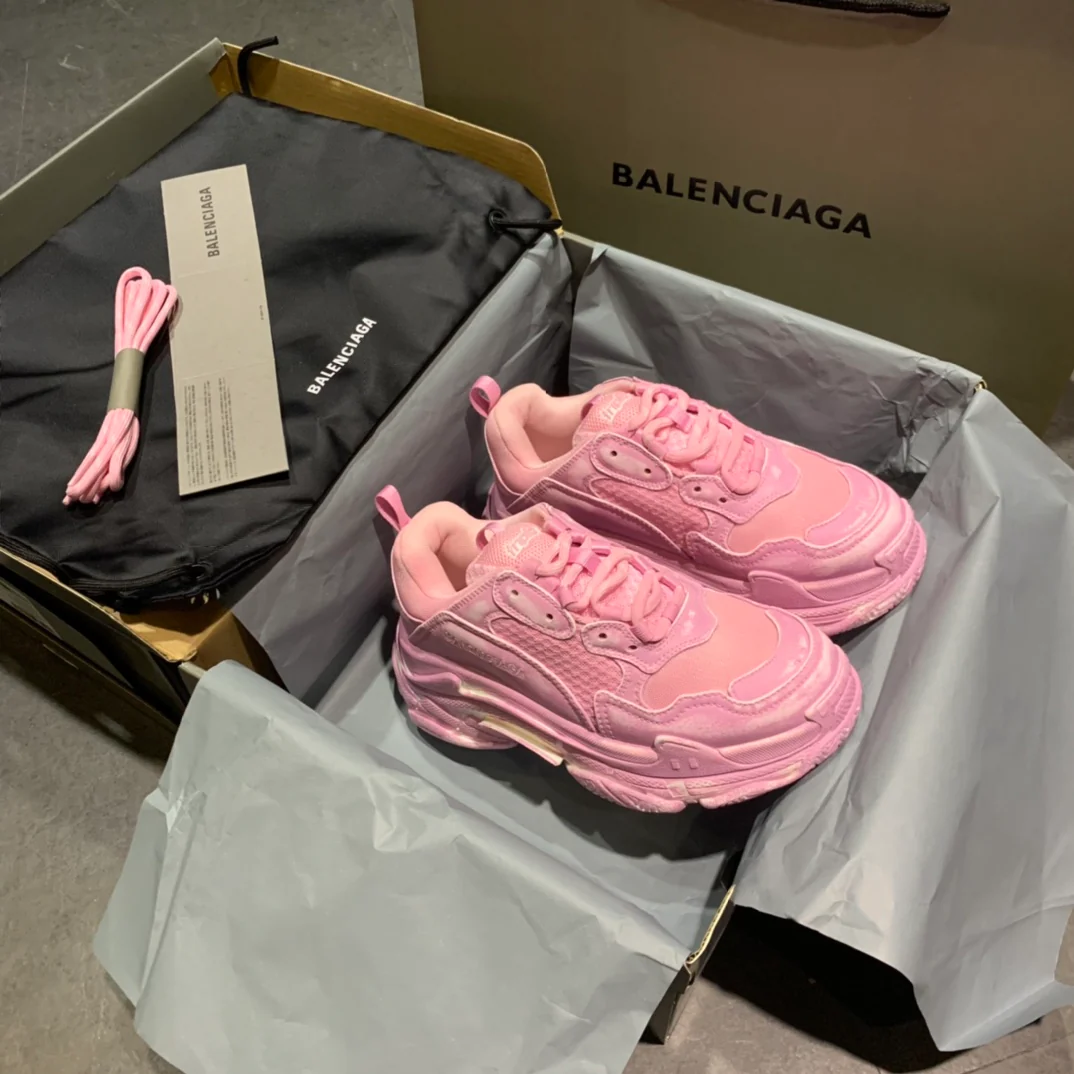 Balenciaga - Dad Shoes - 23